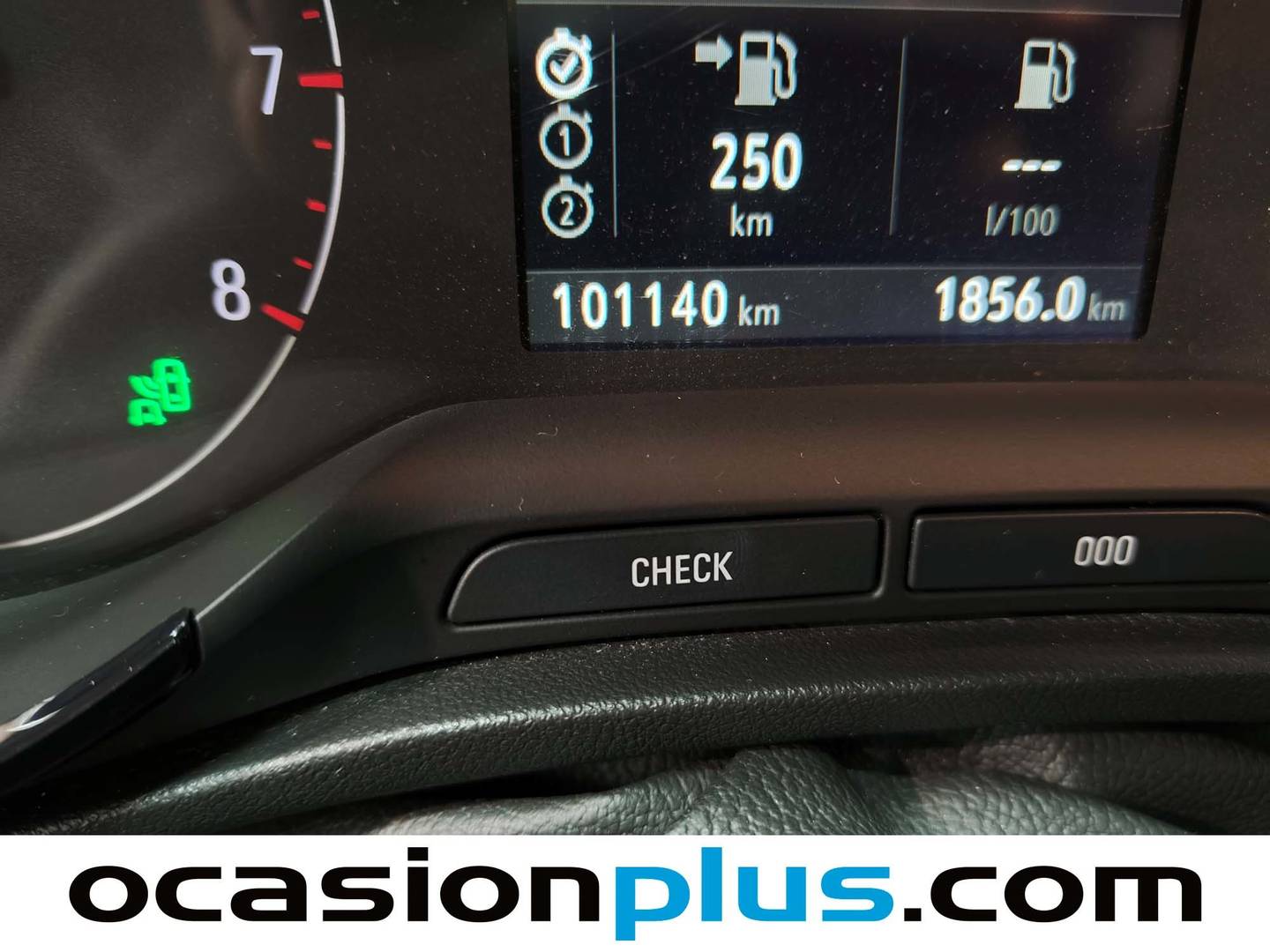 Foto Opel Crossland X Opel Crossland X 1.2 S&S Design Line 120 Aniversario (110 CV)