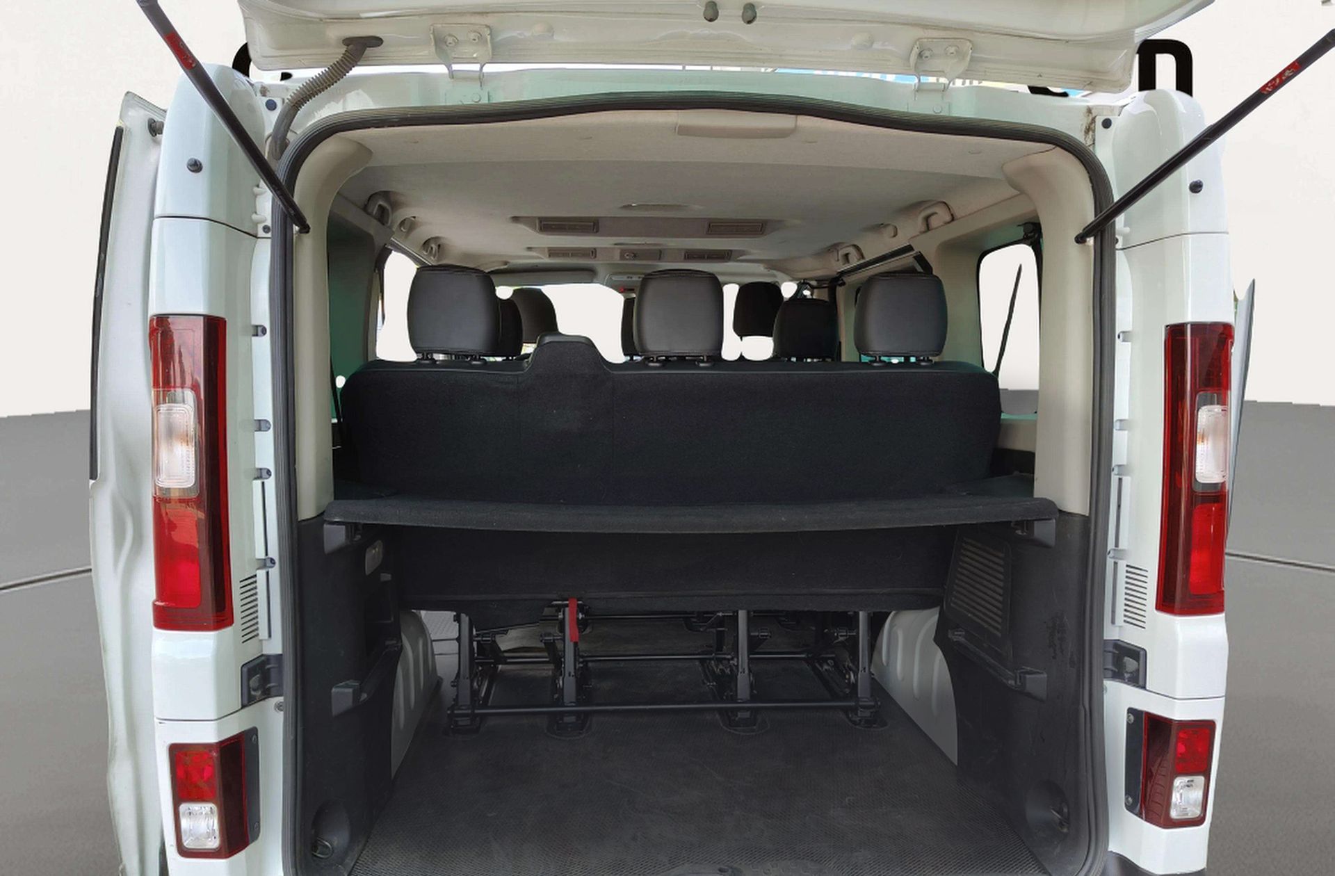 Renault Trafic Passenger Energy dCi 9 plazas - foto 13