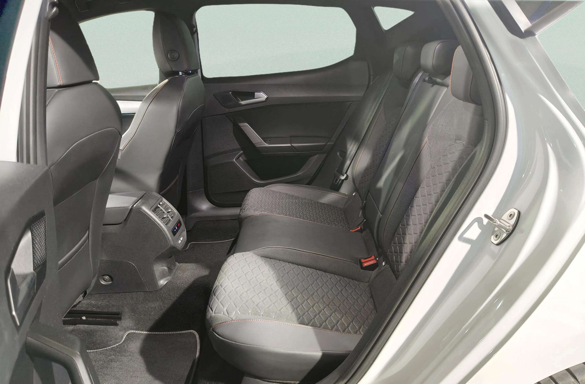 SEAT León 1.5 eTSI FR Special Edition Vision DSG - foto 18