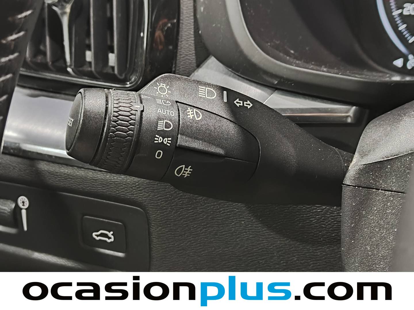 Acabados Volvo XC60 Volvo XC60 D4 Momentum Auto (190 CV)