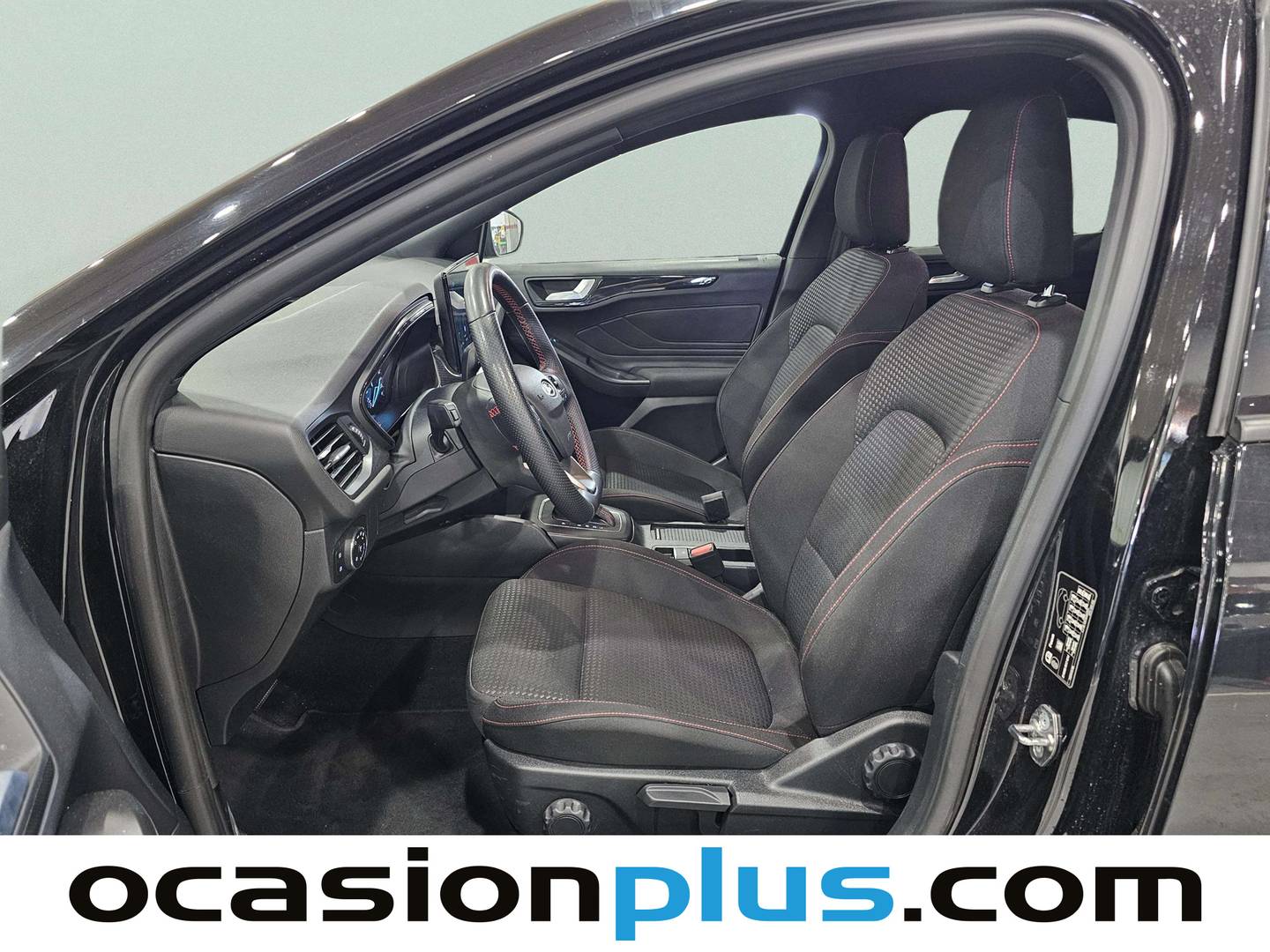 Foto asientos delanteros Ford Focus Ford Focus 1.0 Ecoboost MHEV ST-Line Auto  (155 CV)