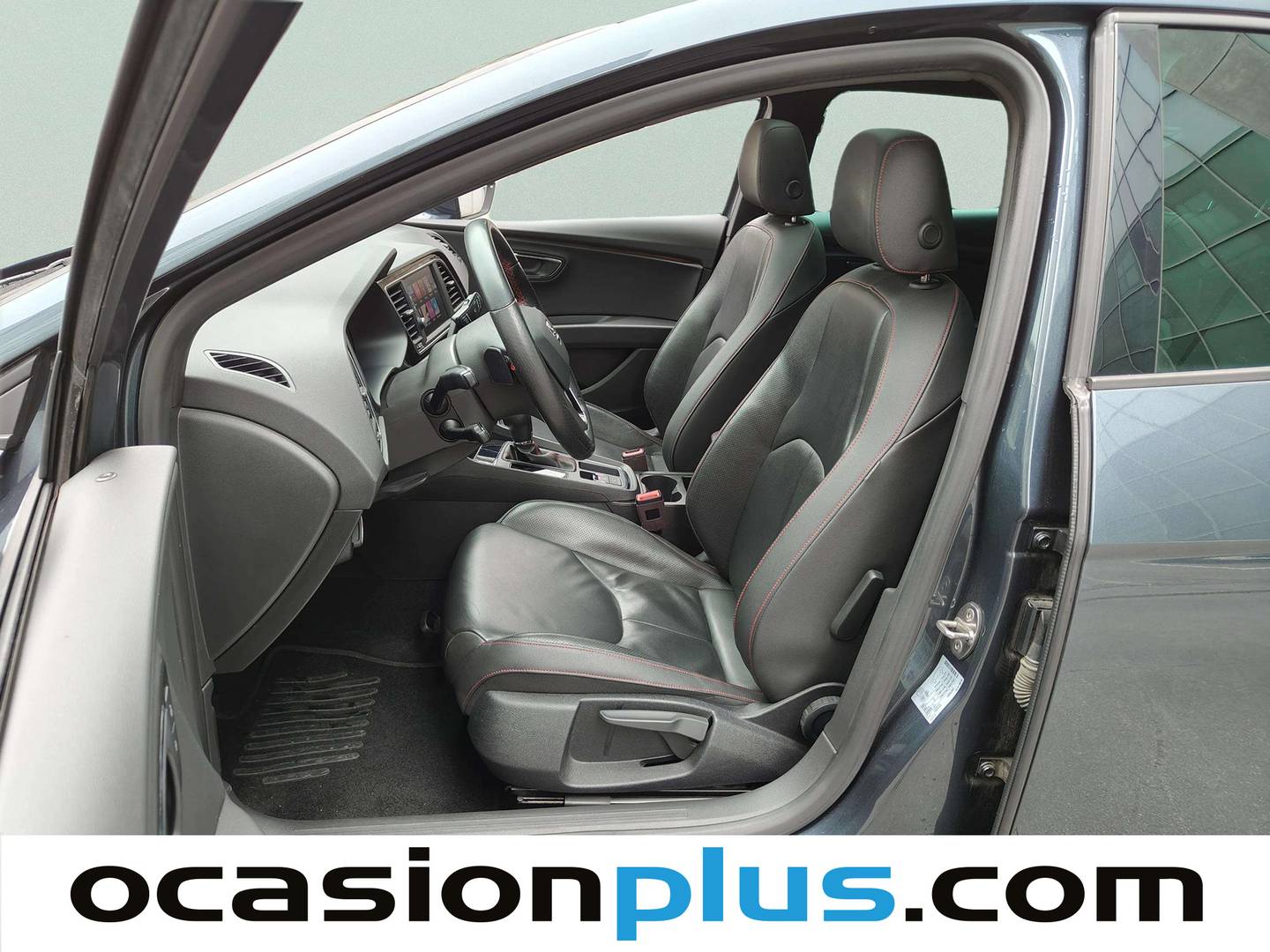 Foto asientos delanteros Seat León Seat León 2.0 TSI S&S FR DSG (190 CV)