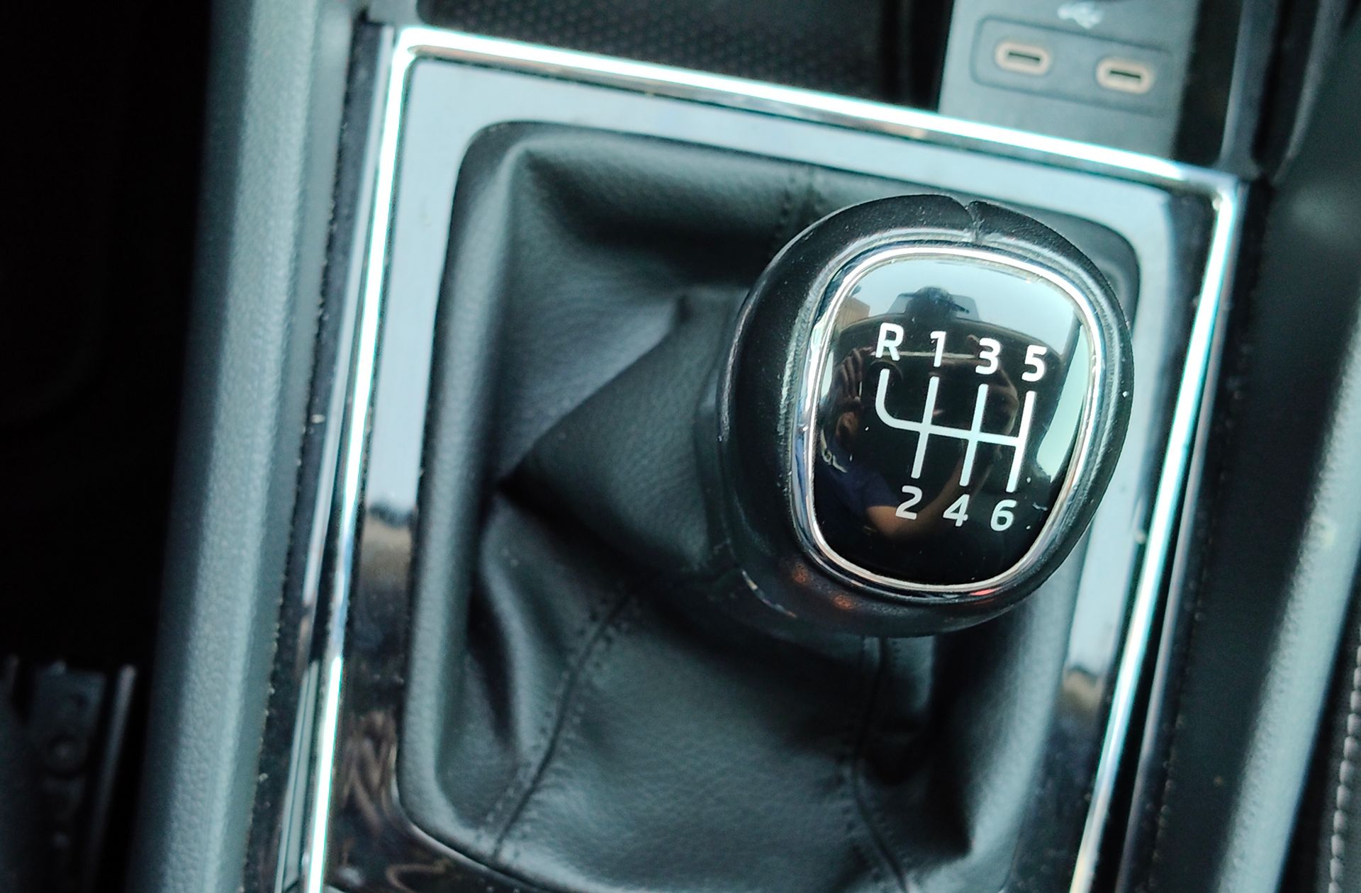 Škoda Karoq 2.0 TDI Selection - foto 5
