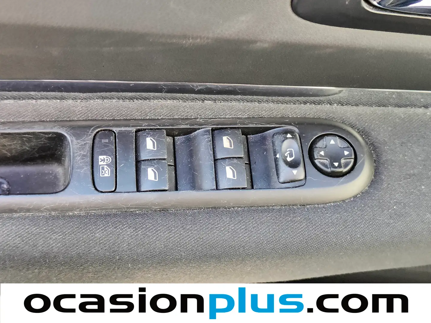 Foto Peugeot 3008 Peugeot 3008 1.6 VTI Style (120 CV)