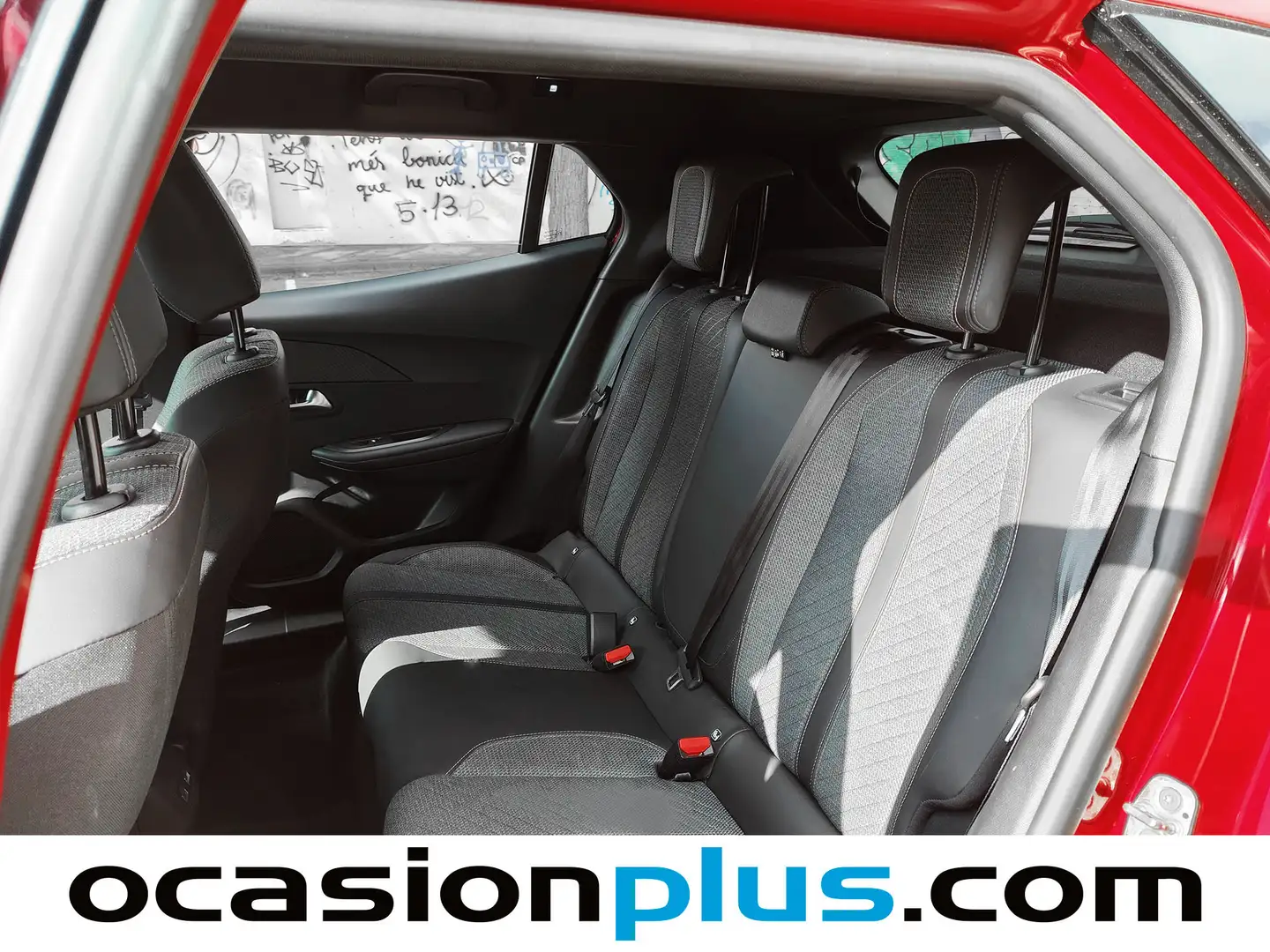 Foto Peugeot 2008 Peugeot 2008 Allure Hybrid eDCS6 (136 CV)