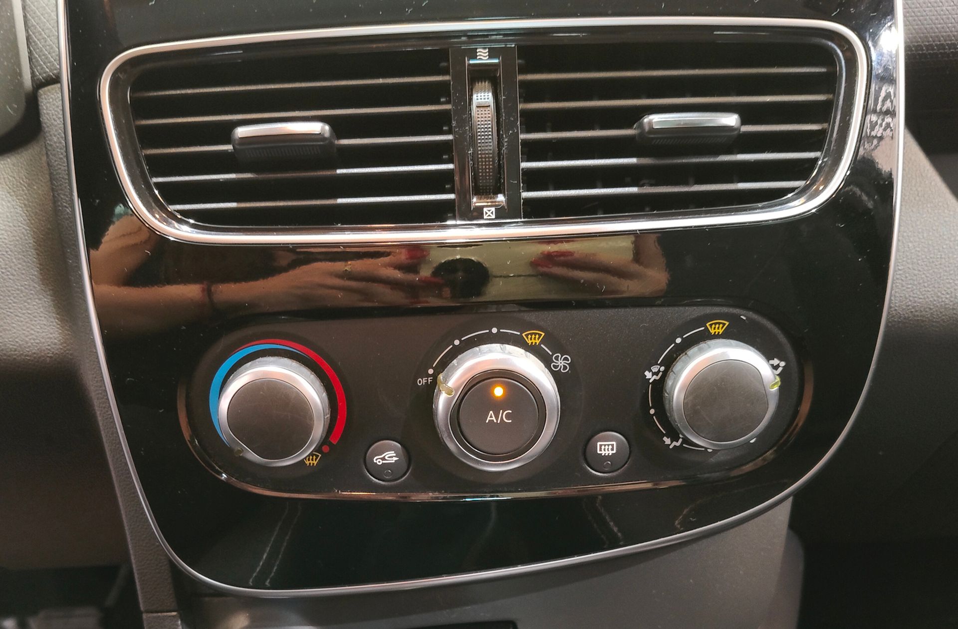 Renault Clio Limited Energy TCe - foto 30
