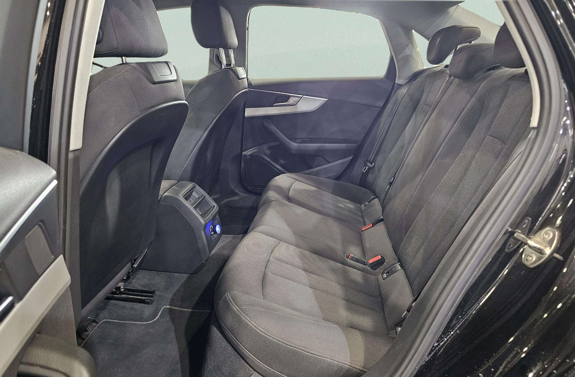 Audi A4 2.0 TDI S tronic - foto 11