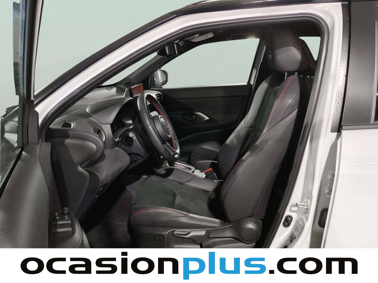 Foto asientos delanteros Toyota Yaris Cross Toyota Yaris Cross 130H GR Sport (130 CV)