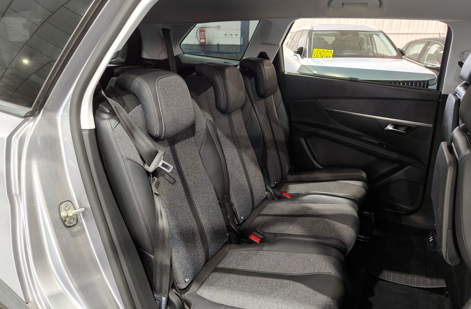 Peugeot 5008 PureTech 130 Allure EAT8 7 plazas - foto 18