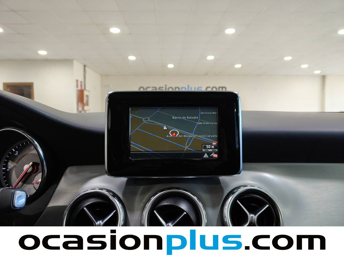 Equipamiento del Mercedes GLA Mercedes GLA 200 d AMG Line (136 CV)