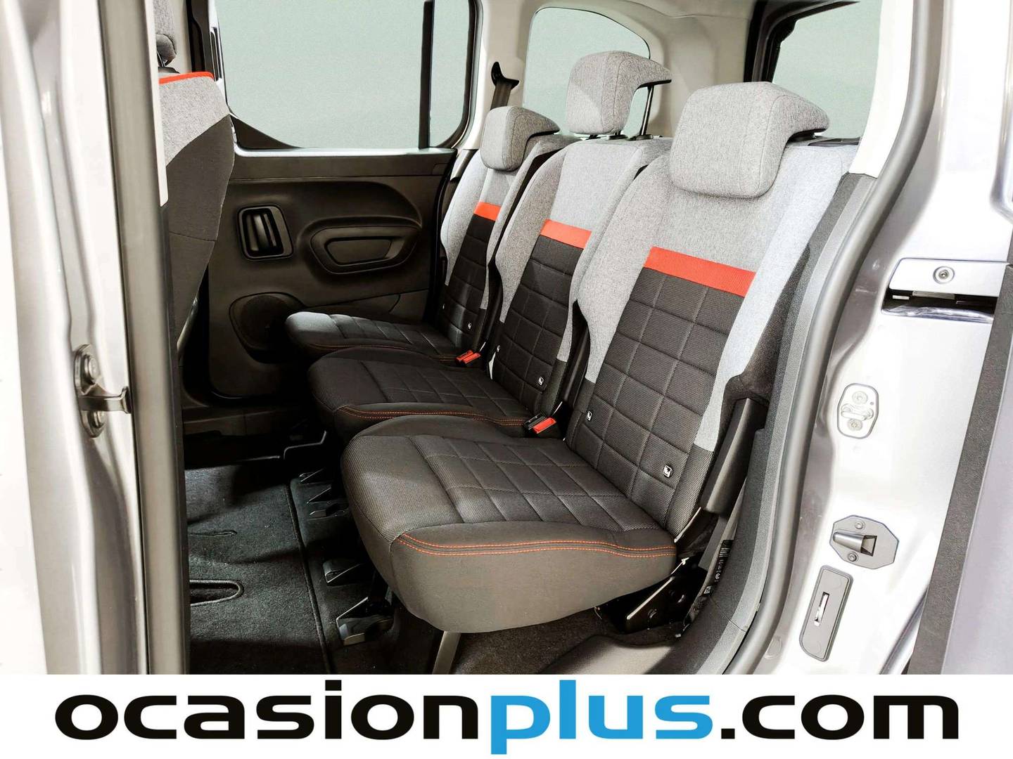 Foto asientos delanteros Citroën Berlingo Citroën Berlingo BlueHDi 130 S&S Talla M Max Auto Pack XTR (130 CV)