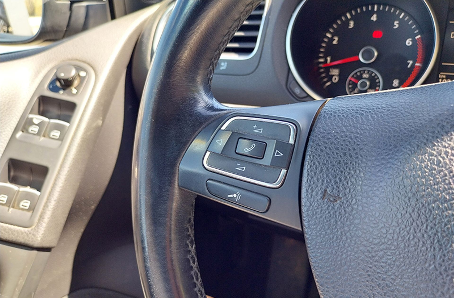 Volkswagen Golf Cabrio 1.2 TSI - foto 23