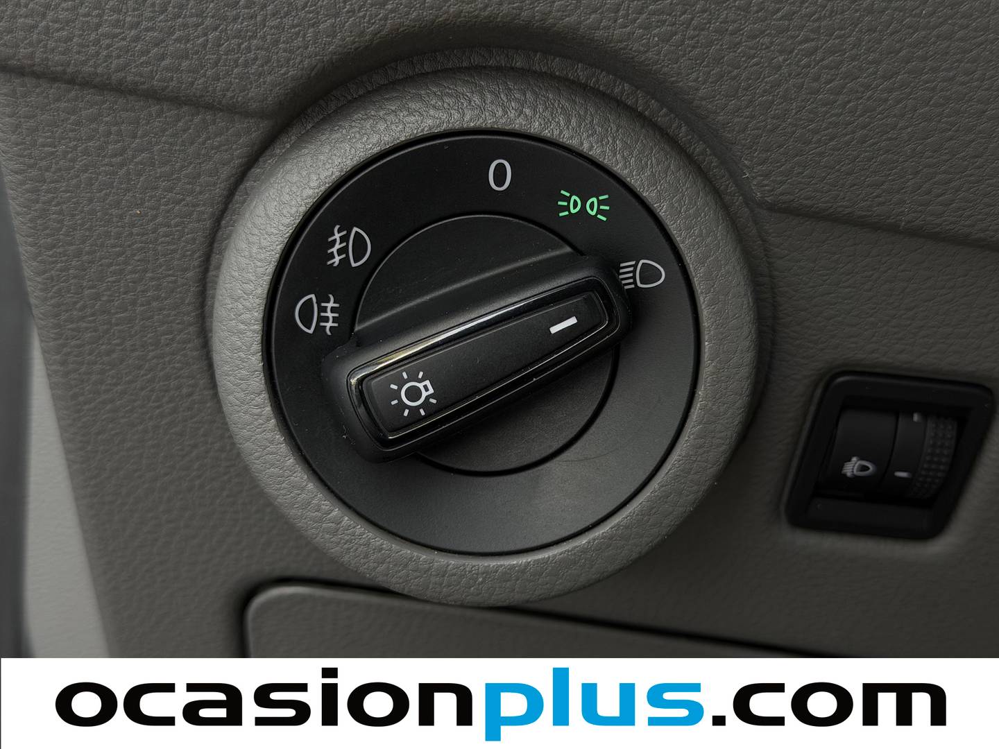 Volkswagen Transporter Volkswagen Transporter Mixto Batalla Corta TN 2.0 TDI BMT  (110 CV) Semi-camperizada 4 plazas manual