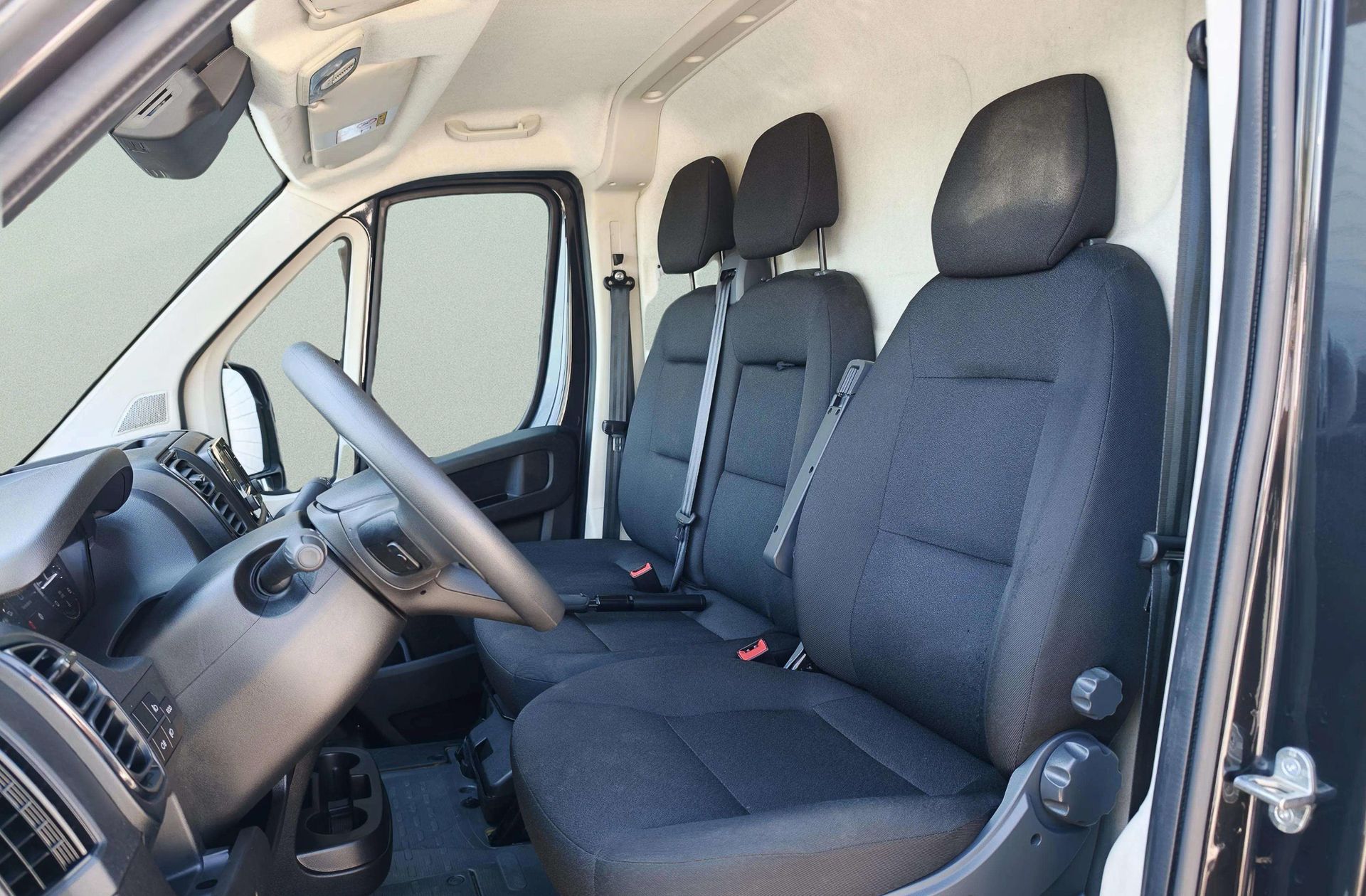 Citroën Jumper BlueHDi 140 35 L3H2 3 plazas - foto 8