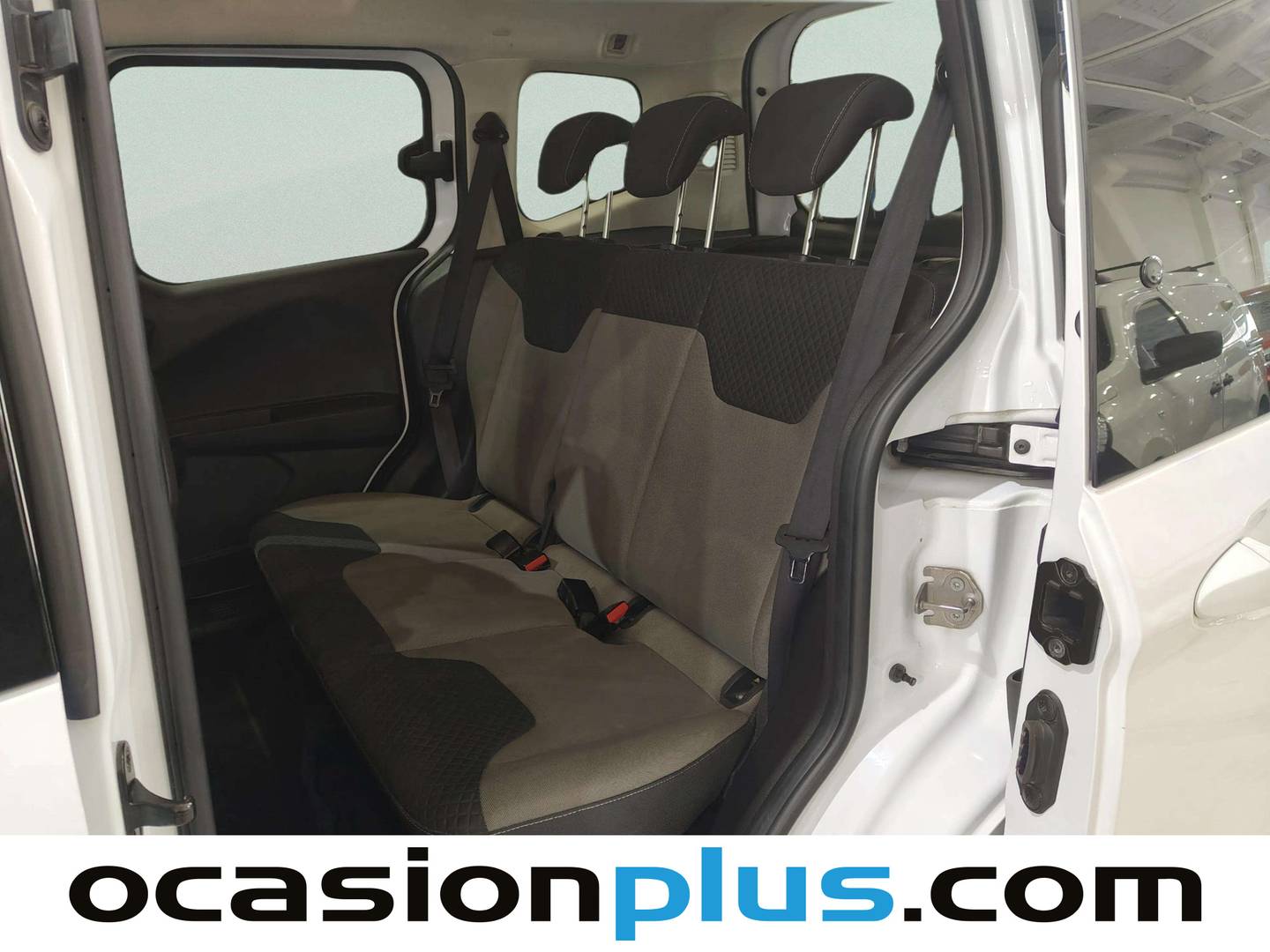 Foto asientos traseros Ford Tourneo Courier Ford Tourneo Courier 1.0 EcoBoost Titanium (100 CV)