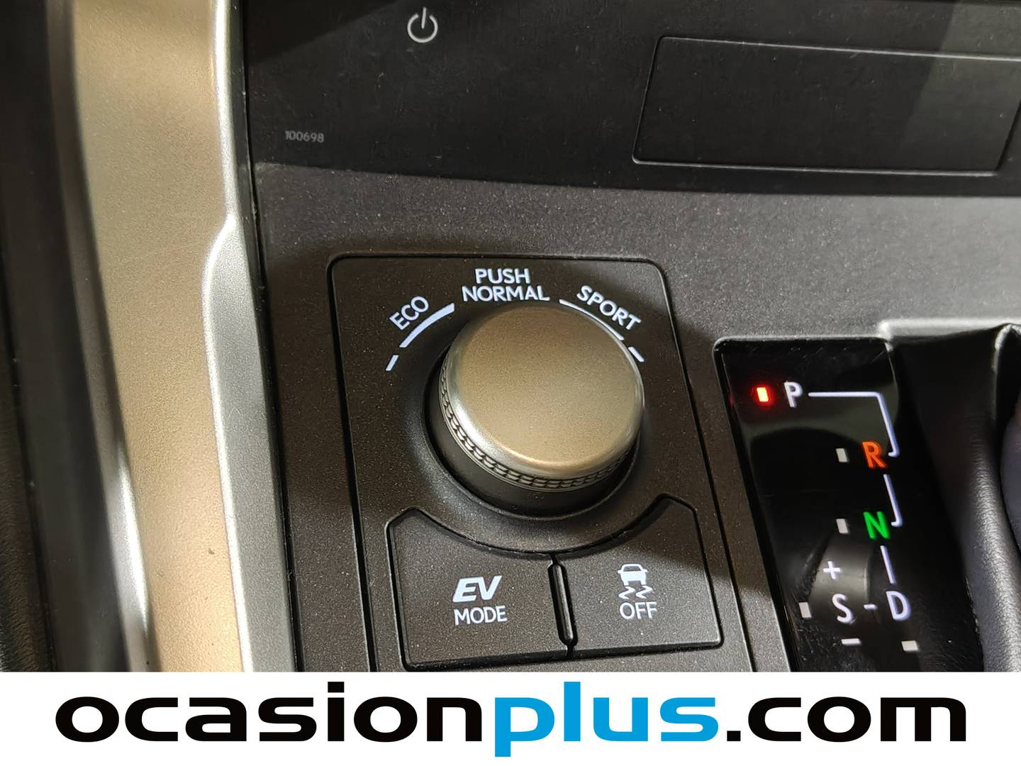 Foto Lexus NX Lexus NX 300h Corporate 2WD + Navibox (197 CV)