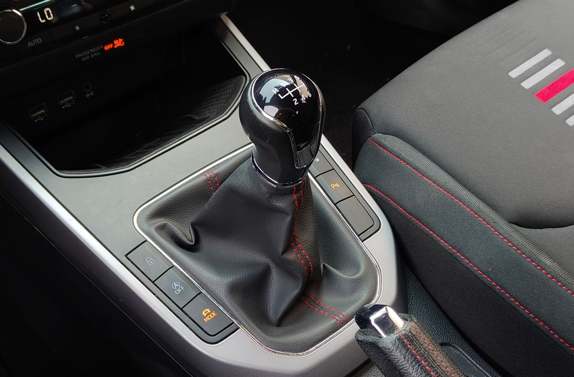 SEAT Arona 1.6 TDI Ecomotive FR - foto 5