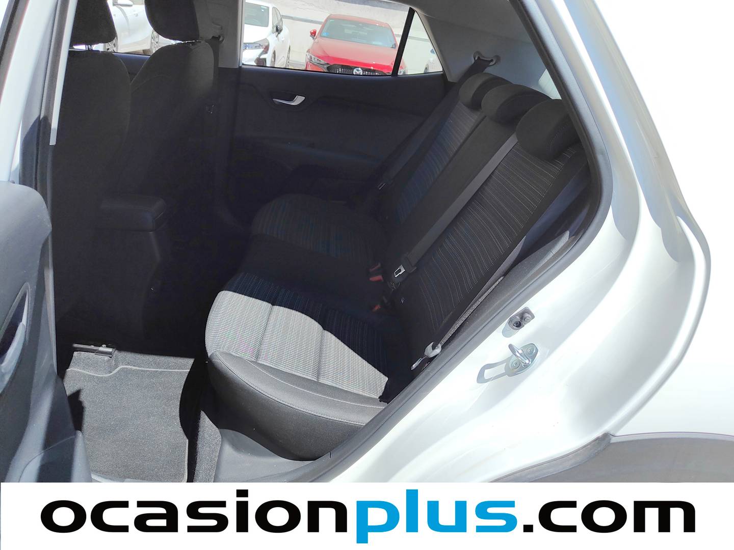 Foto asientos traseros KIA Stonic KIA Stonic 1.0 T-GDi MHEV Drive (100 CV)