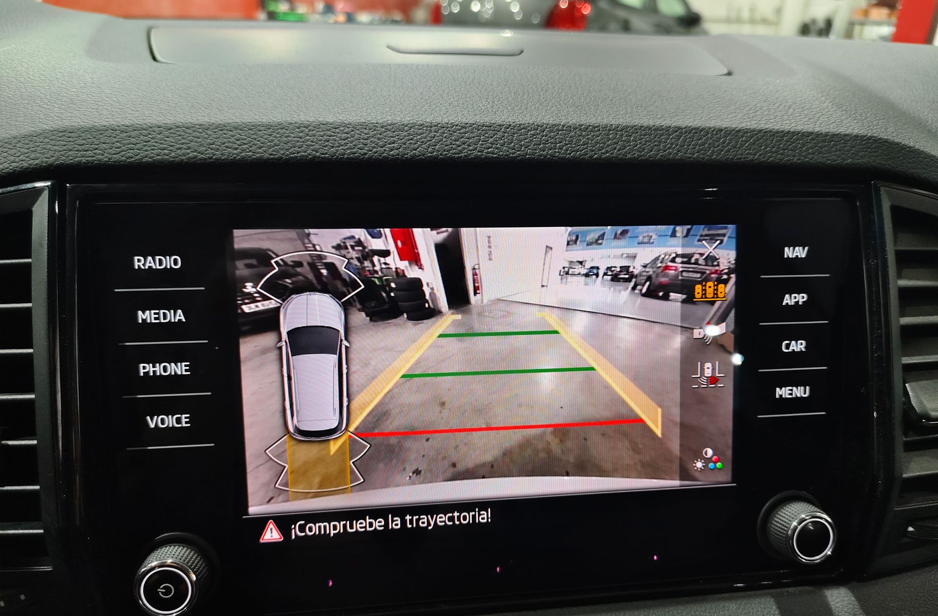 Škoda Karoq 2.0 TDI Selection - foto 7