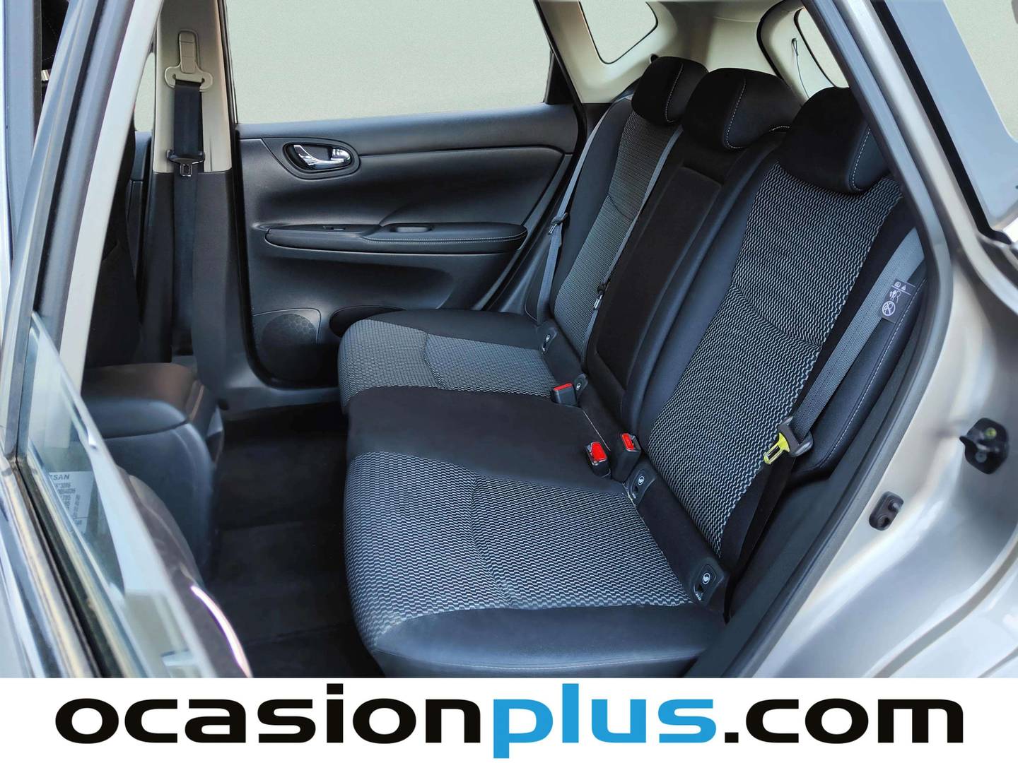Foto asientos traseros Nissan PULSAR Nissan Pulsar 1.5 dCi Acenta (110 CV)