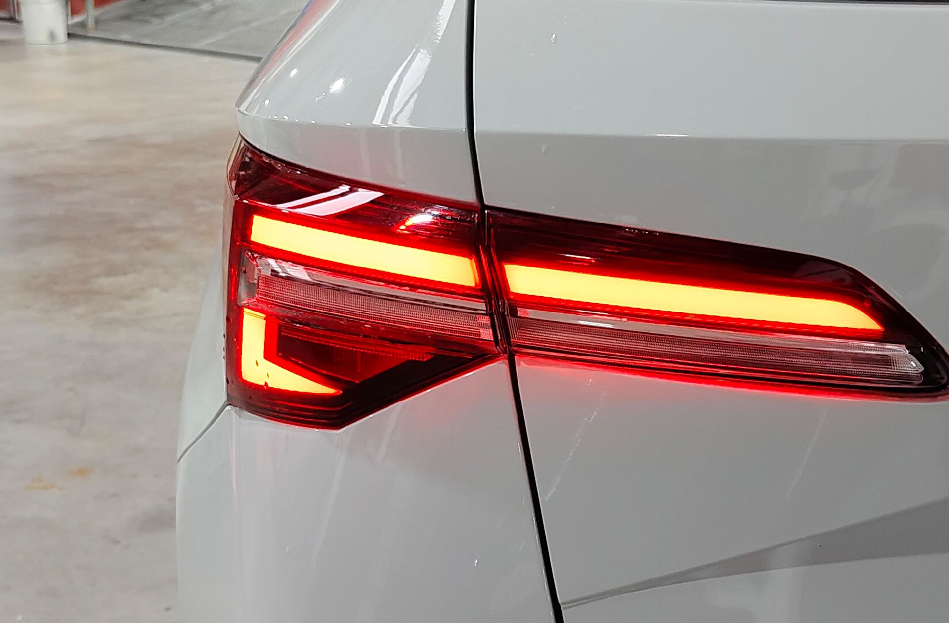 Škoda Karoq 2.0 TDI Selection - foto 15