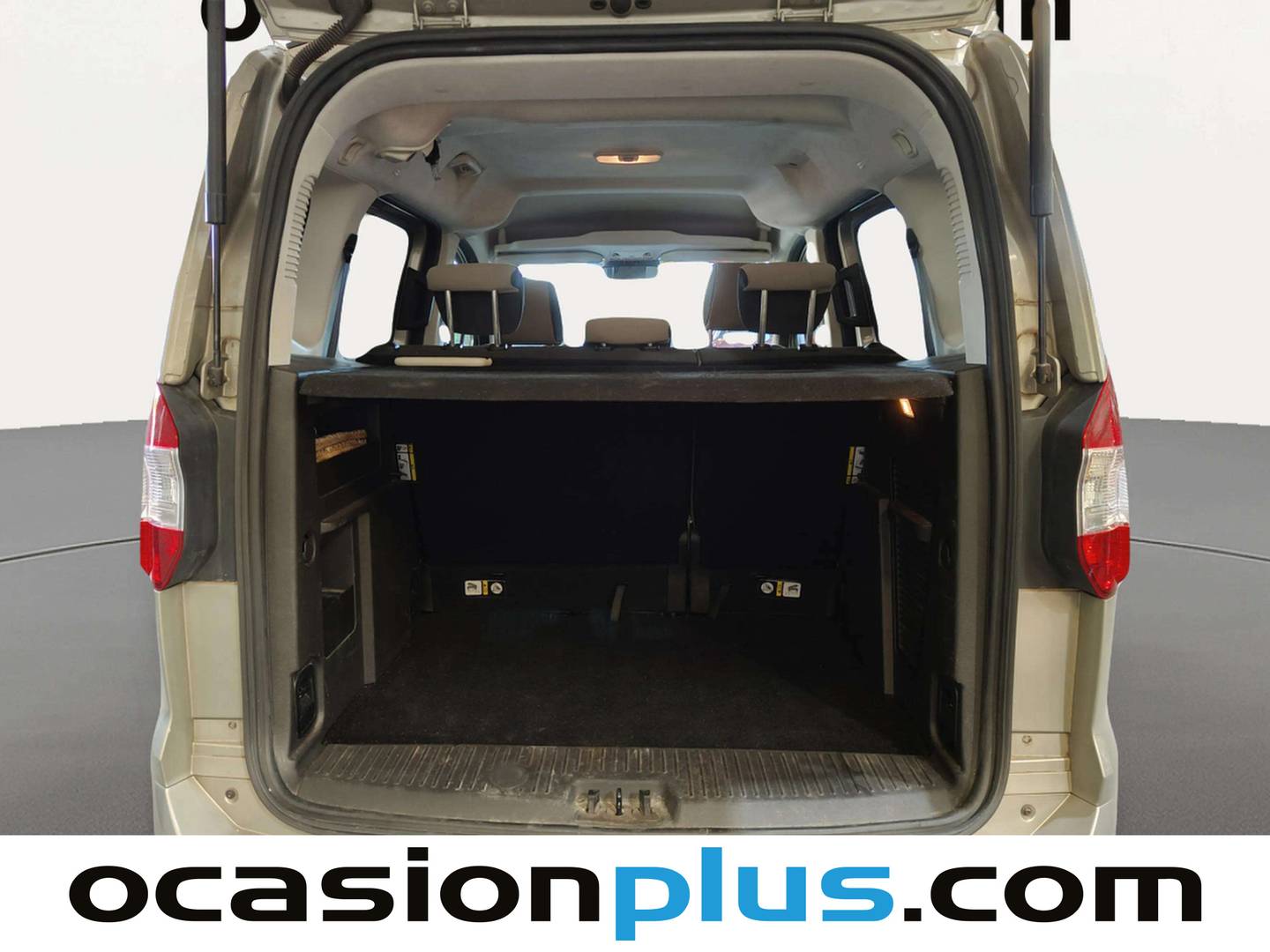 Fotos maletero Ford Tourneo Courier Ford Tourneo Courier 1.5 TDCi Titanium (95 CV)