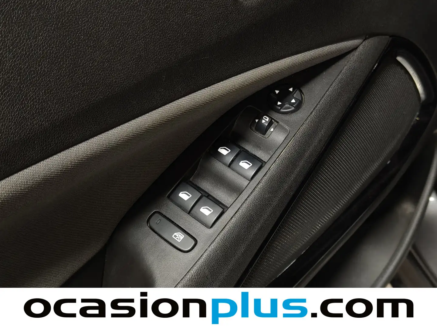 Foto Opel Crossland X Opel Crossland X 1.2 S&S Design Line 120 Aniversario (110 CV)