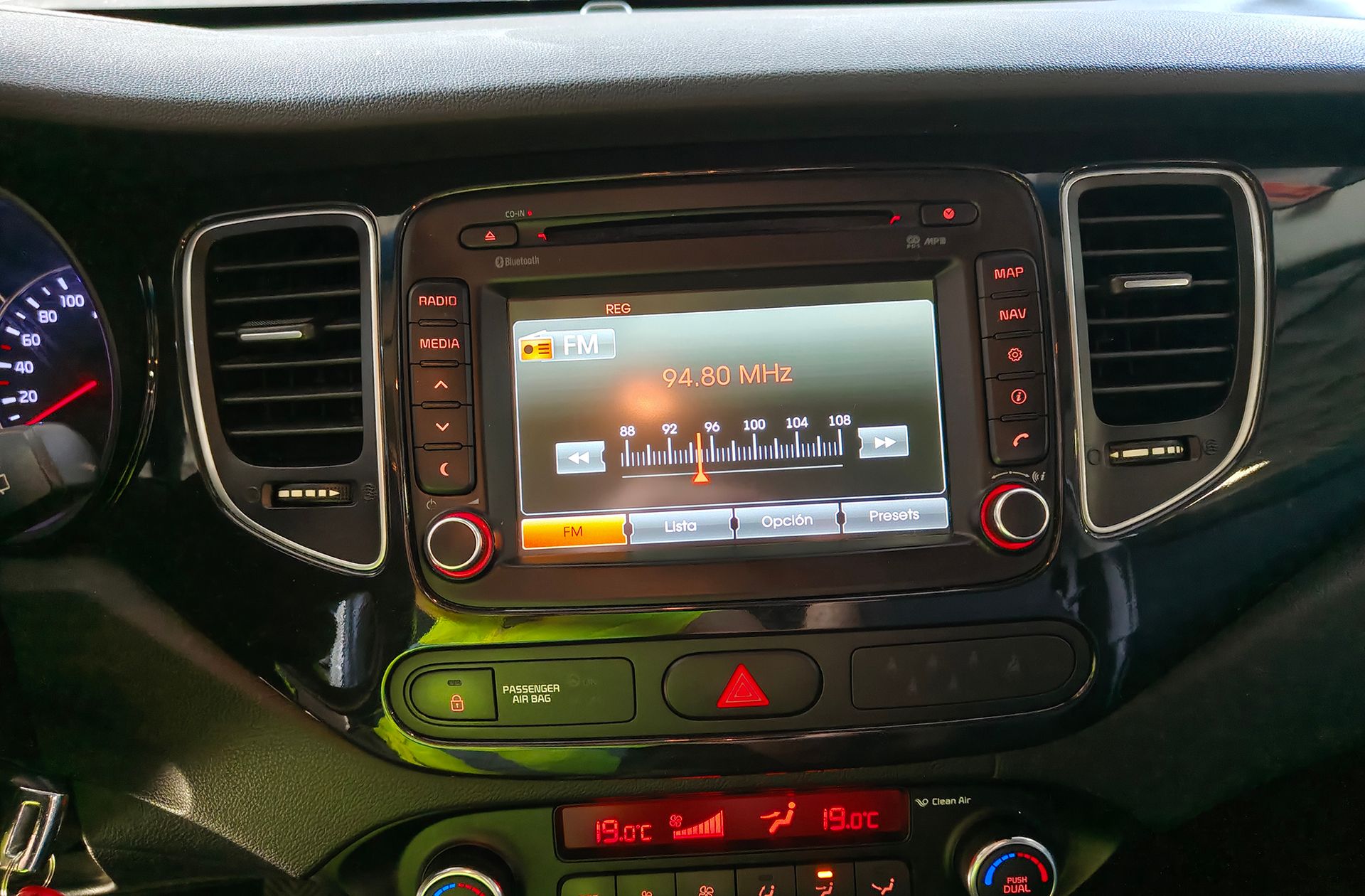 Kia Carens 1.7 CRDi VGT Uefa Euro2016 Eco-Dynamics 7 plazas - foto 33