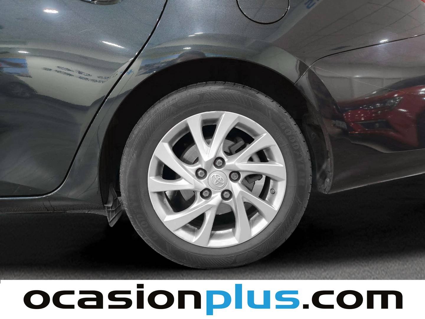 Acabados Toyota Auris Toyota Auris 140H Touring Sports Active (136 CV)
