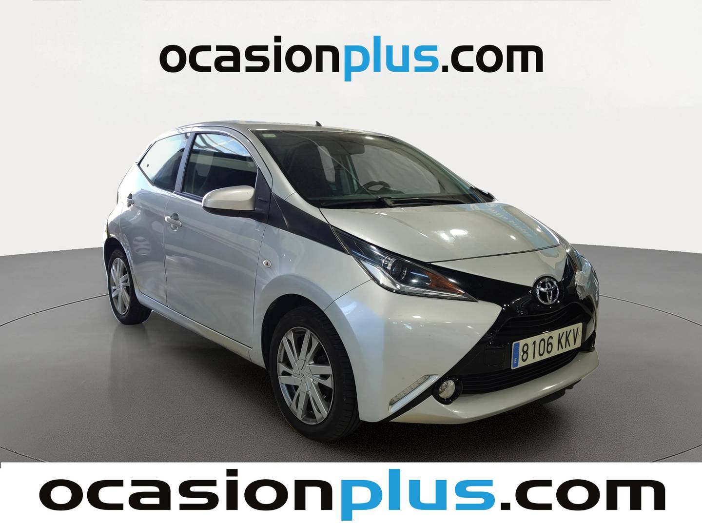 Foto delantera Toyota Aygo Toyota Aygo 1.0 70 x-play (69 CV) derecha