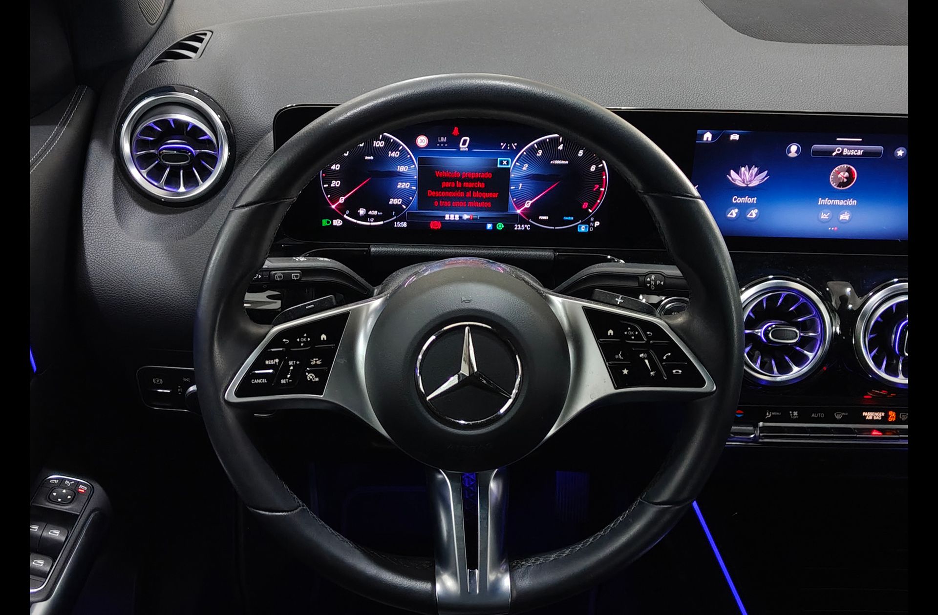Mercedes-Benz GLA 200 - foto 24