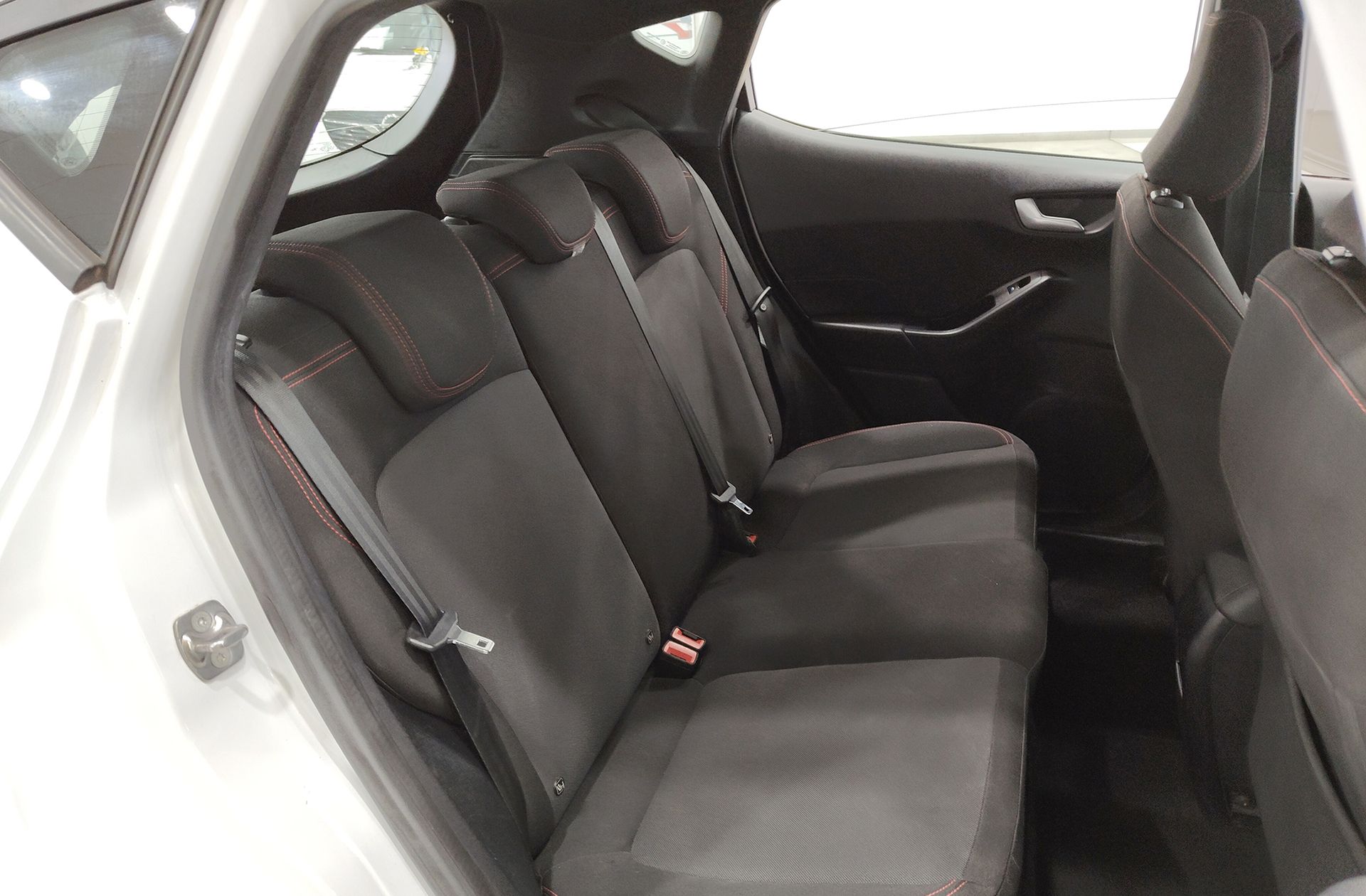 Ford Fiesta 1.0 EcoBoost MHEV ST-Line - foto 19