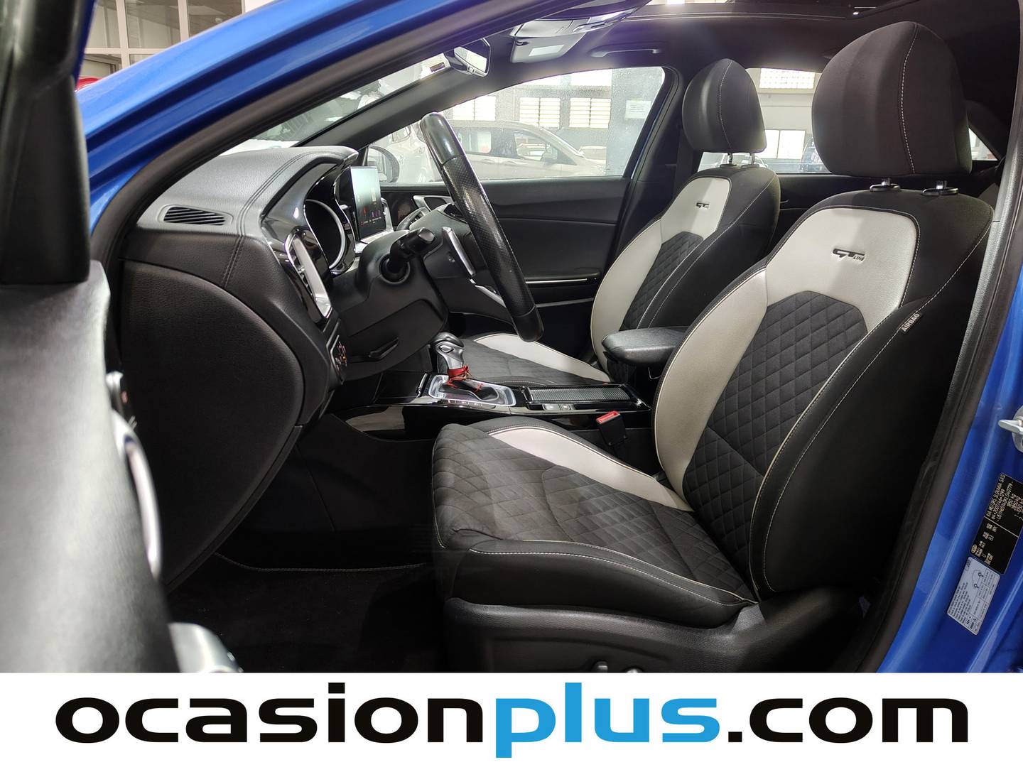 Foto asientos delanteros KIA Ceed KIA Ceed 1.4 T-GDi GT Line DCT (140 CV)
