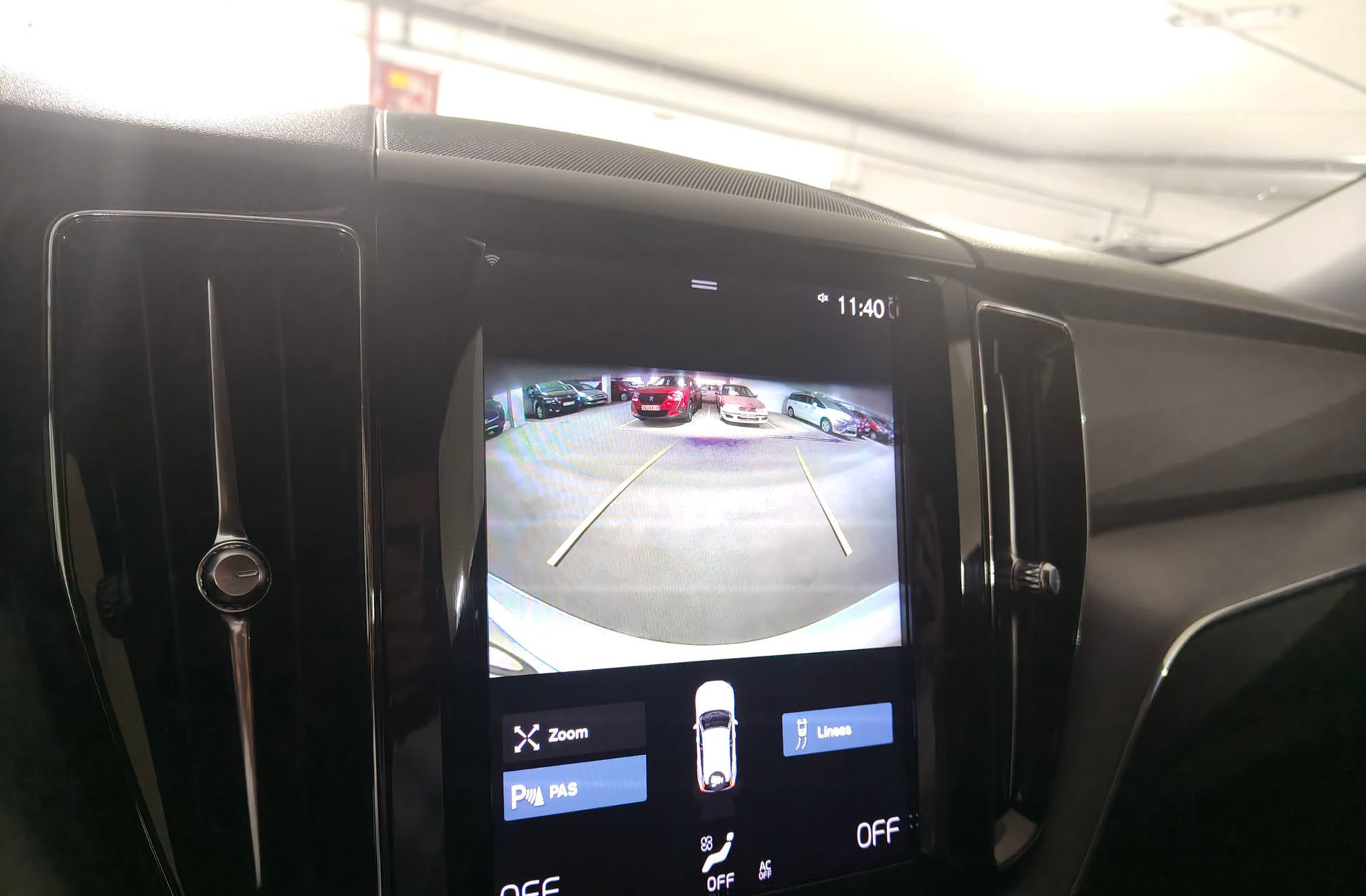 Volvo XC60 D4 Momentum - foto 9