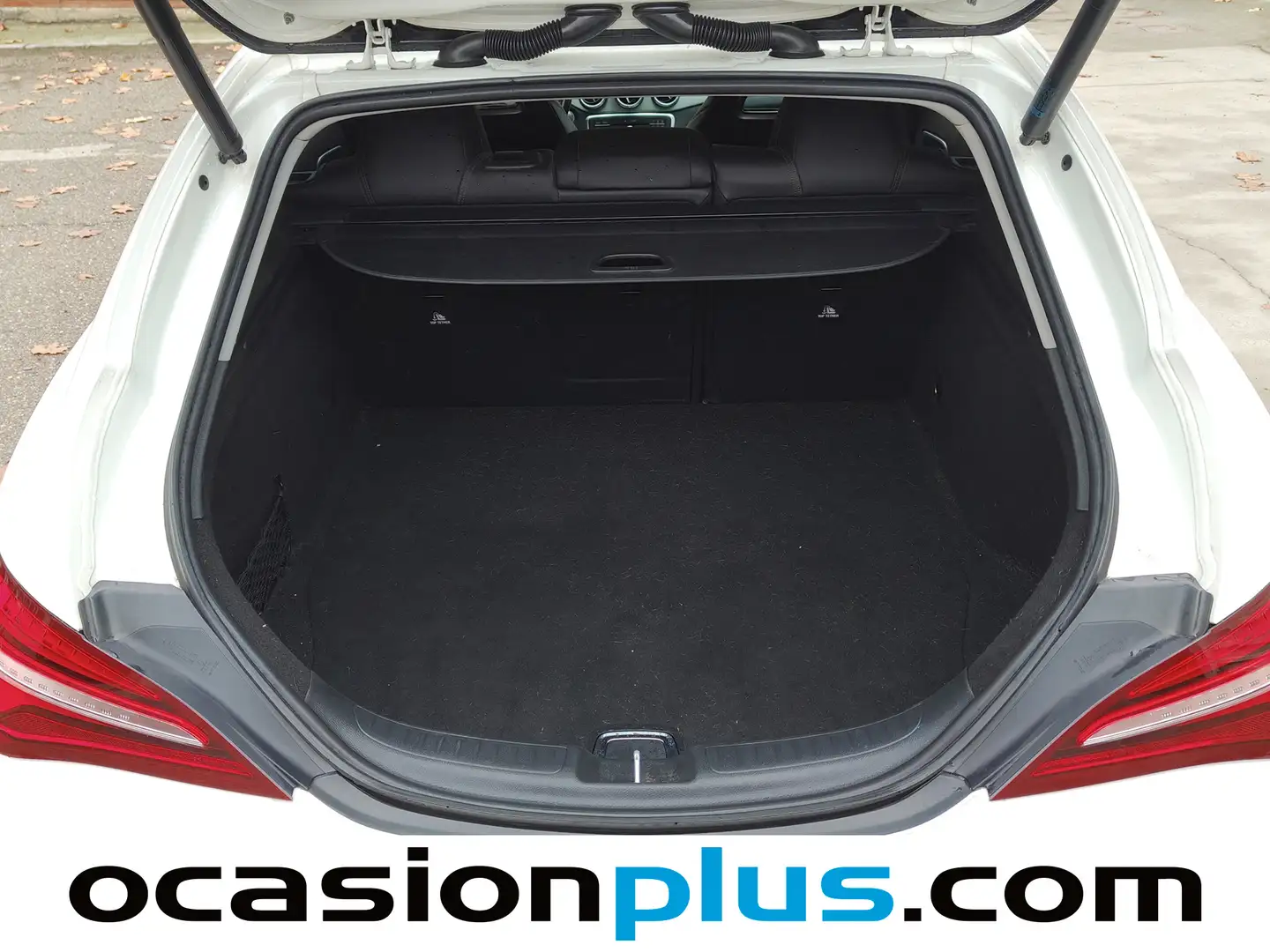 Foto Mercedes CLA Mercedes-Benz CLA Shooting Brake CLA Shooting Brake CLA 200 d (136 CV) Pack AMG