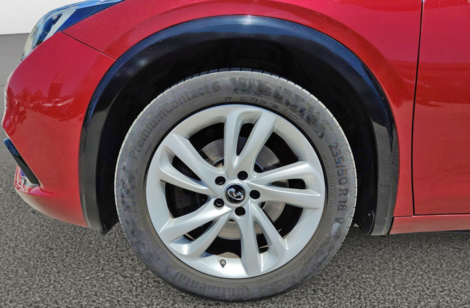 Infiniti Q30 2.2D Premium 7DCT - foto 39