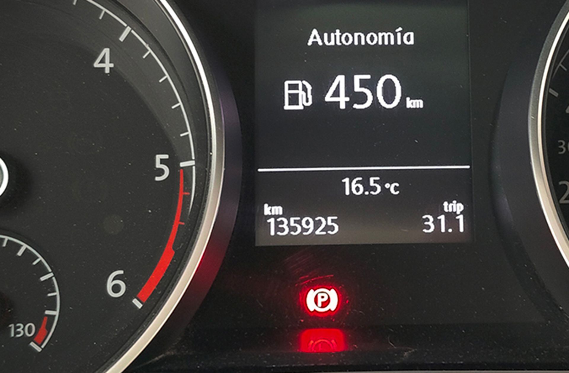 Volkswagen Touran Advance 2.0 TDI DSG - foto 12