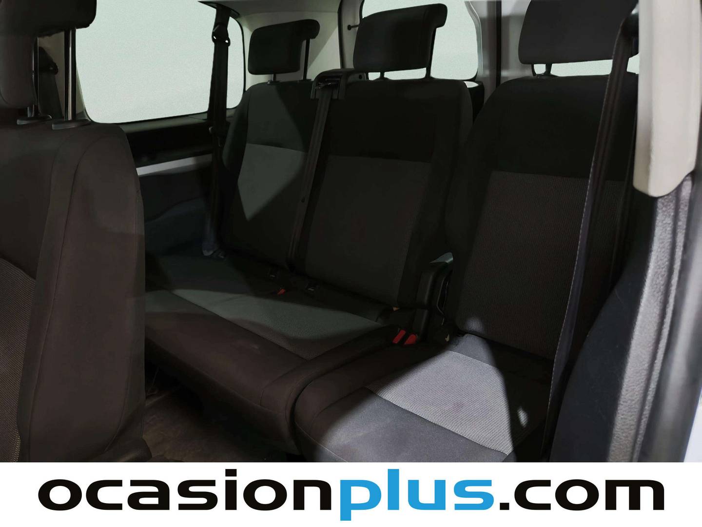 Extras y acabados del Toyota Proace Verso Toyota Proace Verso 2.0D VX Plus Shuttle L1 (145 CV) 9 Plazas