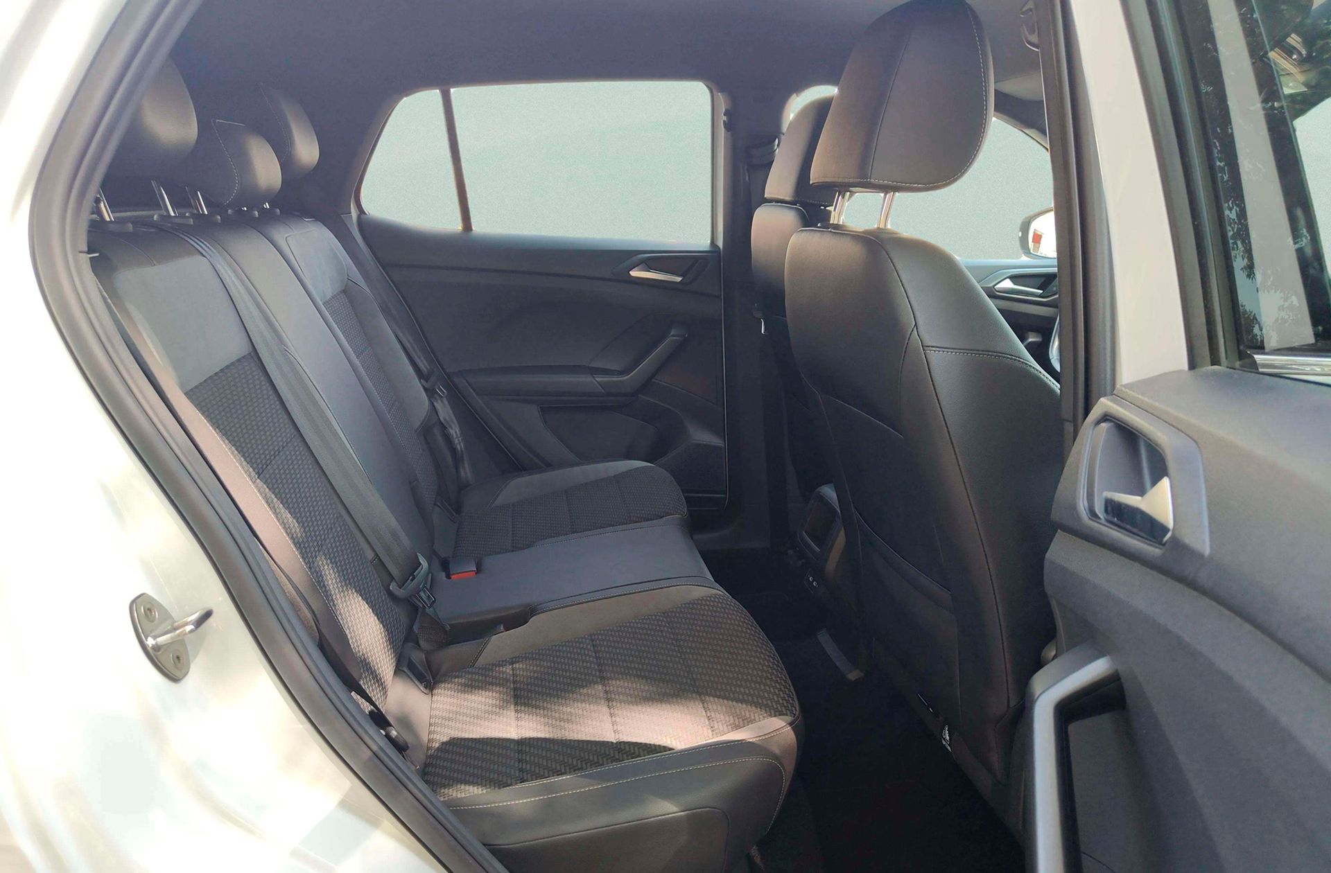 Volkswagen T-Cross Sport 1.5 TSI DSG Pack R-Line - foto 18