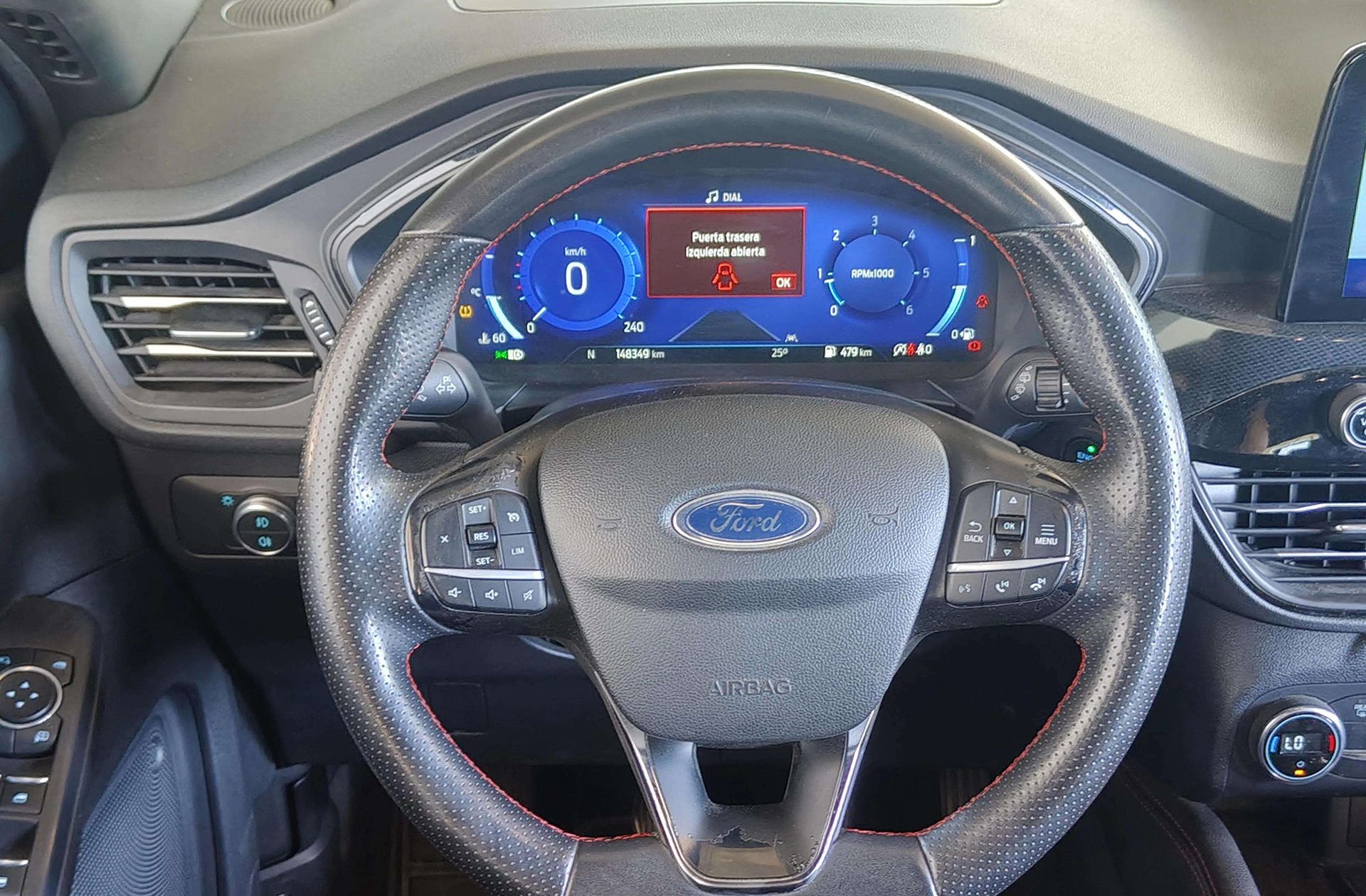 Ford Kuga 1.5 EcoBlue ST-Line - foto 24