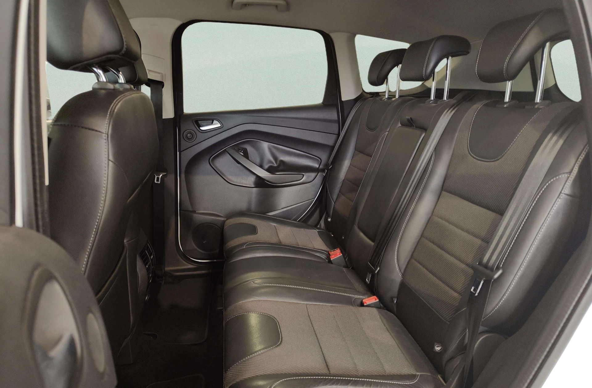 Ford Kuga 2.0 TDCi Titanium 4x2 - foto 9