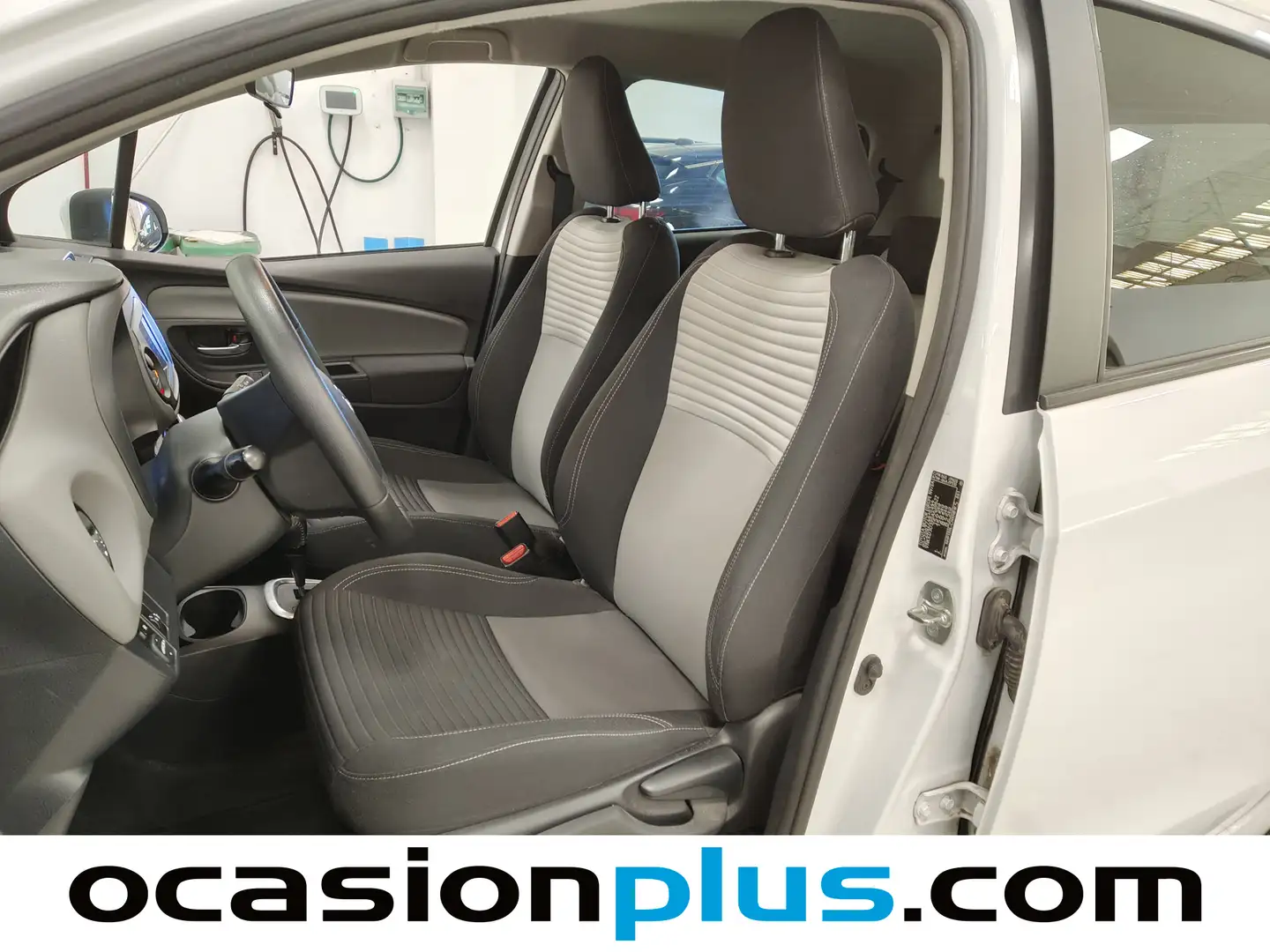 Foto Toyota Yaris Toyota Yaris 100H Feel (100 CV)