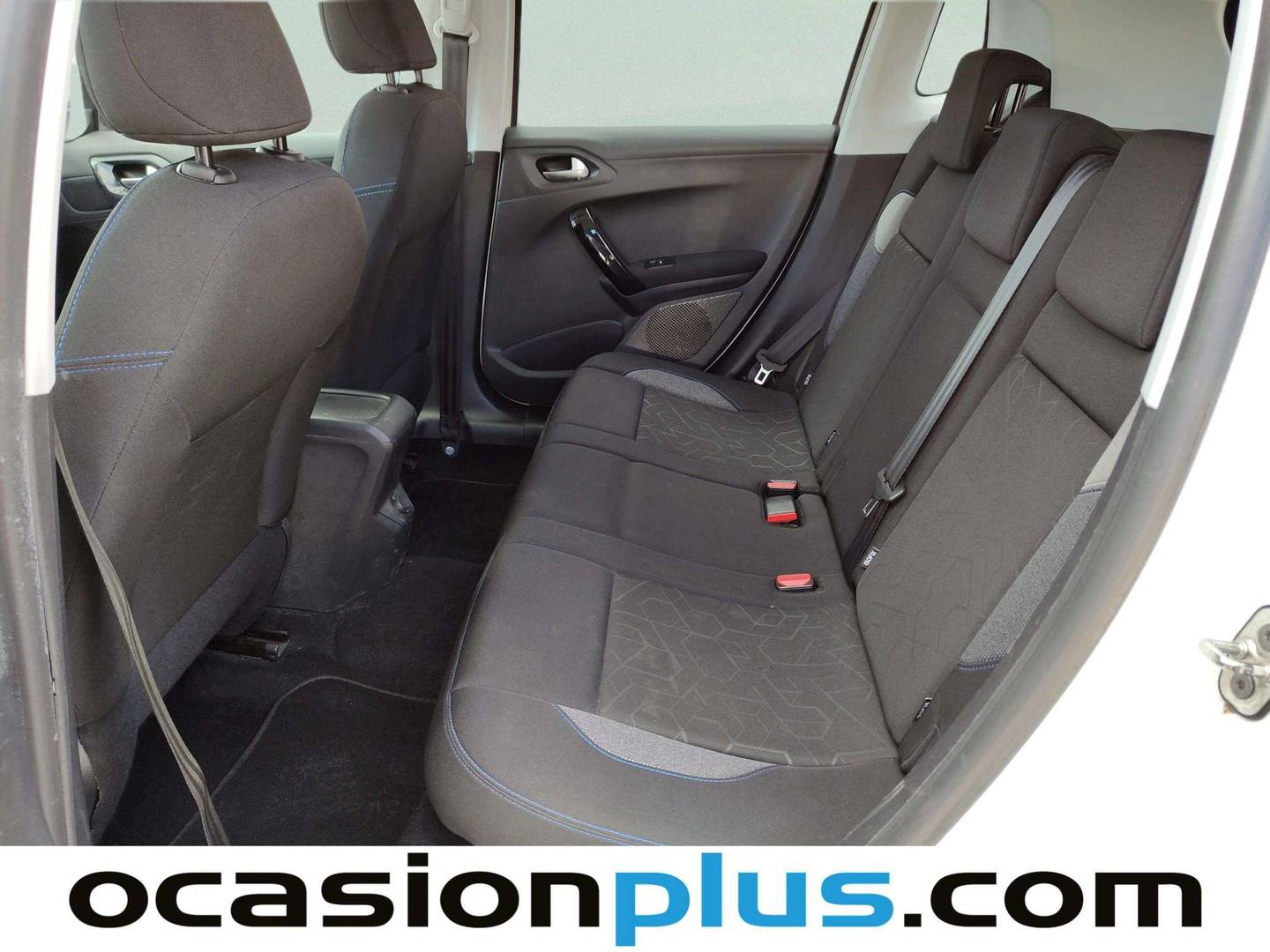 Foto asientos traseros Peugeot 2008 Peugeot 2008 PureTech Signature (82 CV)