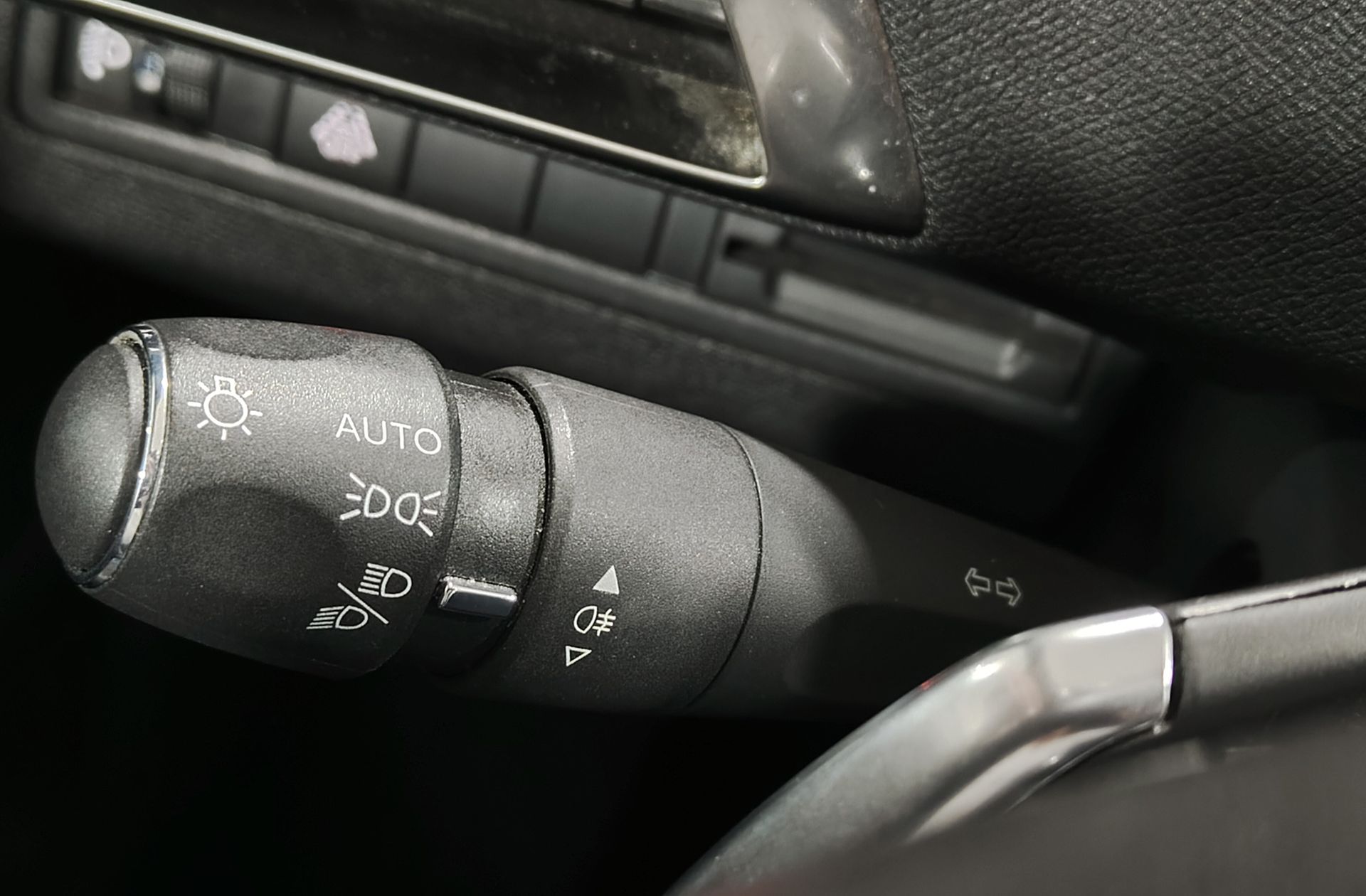 Peugeot 5008 1.2 Allure Pack eDCS6 7 plazas - foto 29