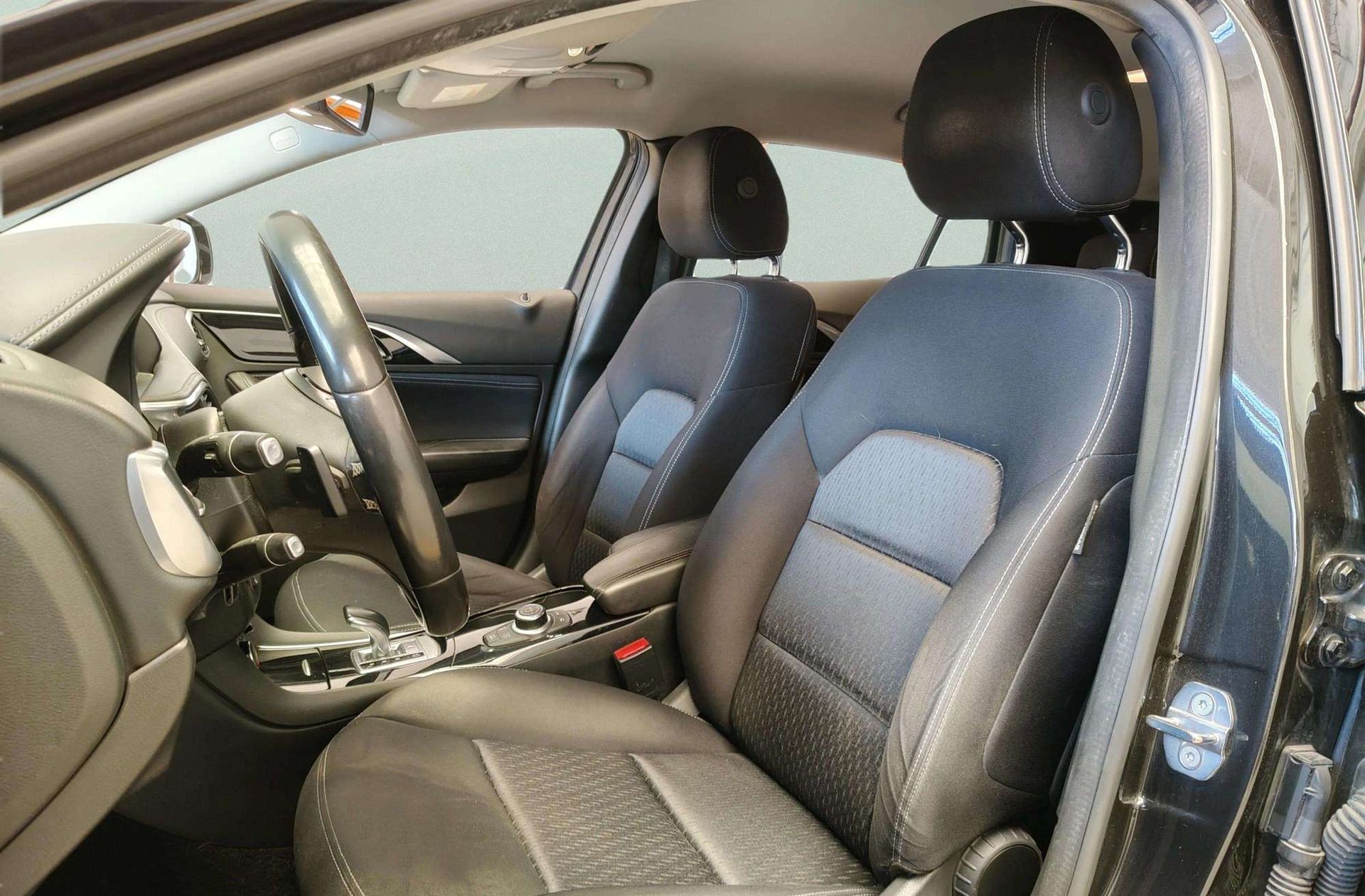 Infiniti Q30 1.6 TC Premium 7DCT - foto 12