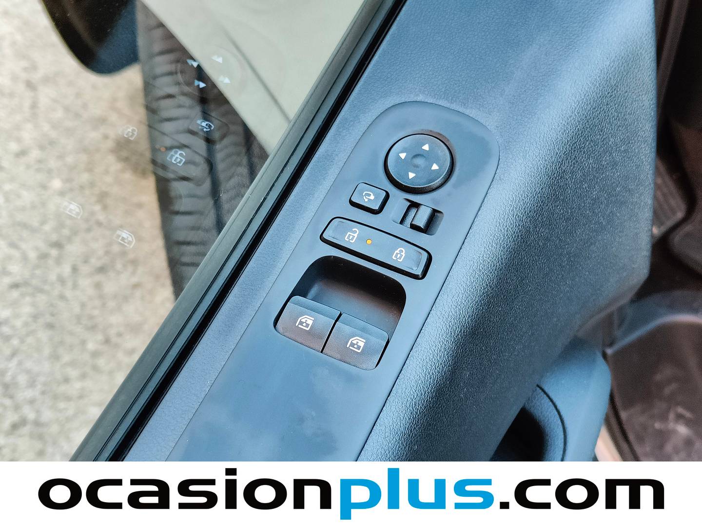 Hyundai Staria Hyundai Staria 1.6 HEV Style 4x2 9S 6AT (225 CV) 9 Plazas de segunda mano