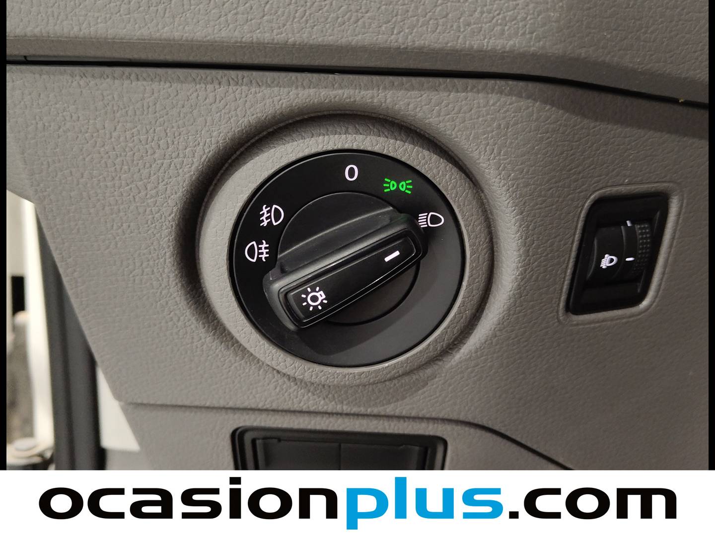 Volkswagen Crafter Volkswagen Crafter Furgon Batalla Media TN 2.0 TDI (140 CV) 3.500 3 Plazas Camperizada al mejor precio