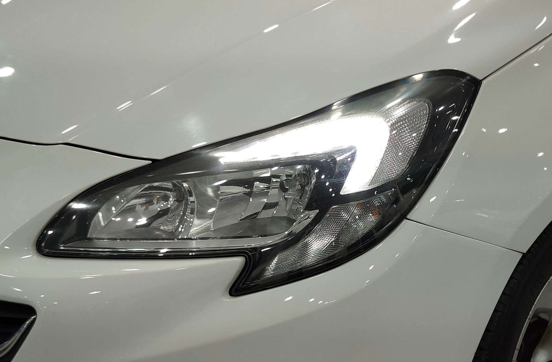Opel Corsa 1.4 Selective - foto 14