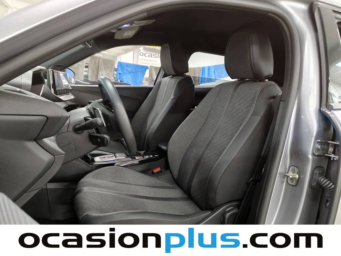 Foto asientos delanteros Peugeot 2008 Peugeot 2008 Allure Hybrid eDCS6  (136 CV)