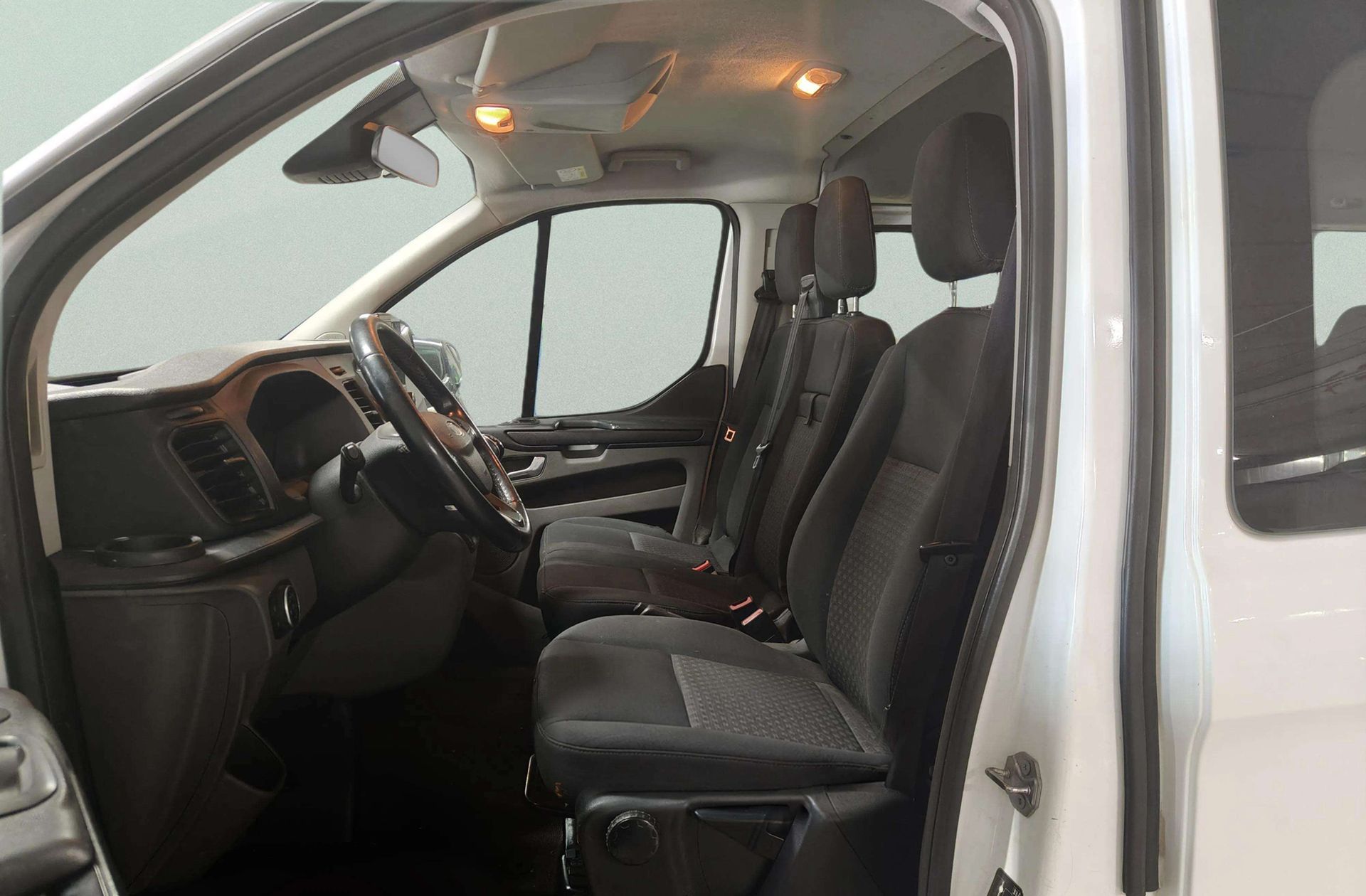 Ford Transit Custom Kombi 2.0 TDCi 320 L2 Trend 6 plazas - foto 9